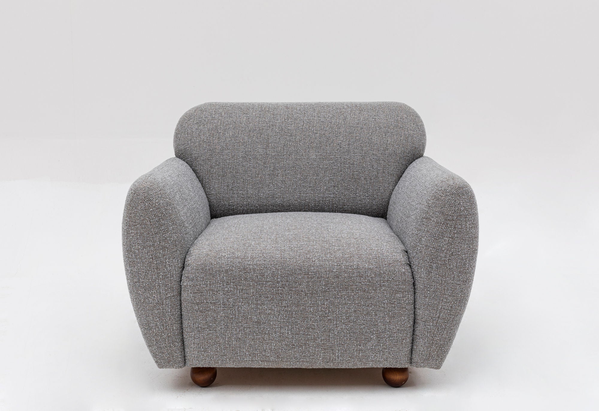 Poltrona Elegante, Cinza Claro, 90 x 86 x 86 cm | Estrutura em madeira de faia e aglomerado, 100% poliéster, pernas em nogueira | Perfeita para decoração escandinava e hoteleira