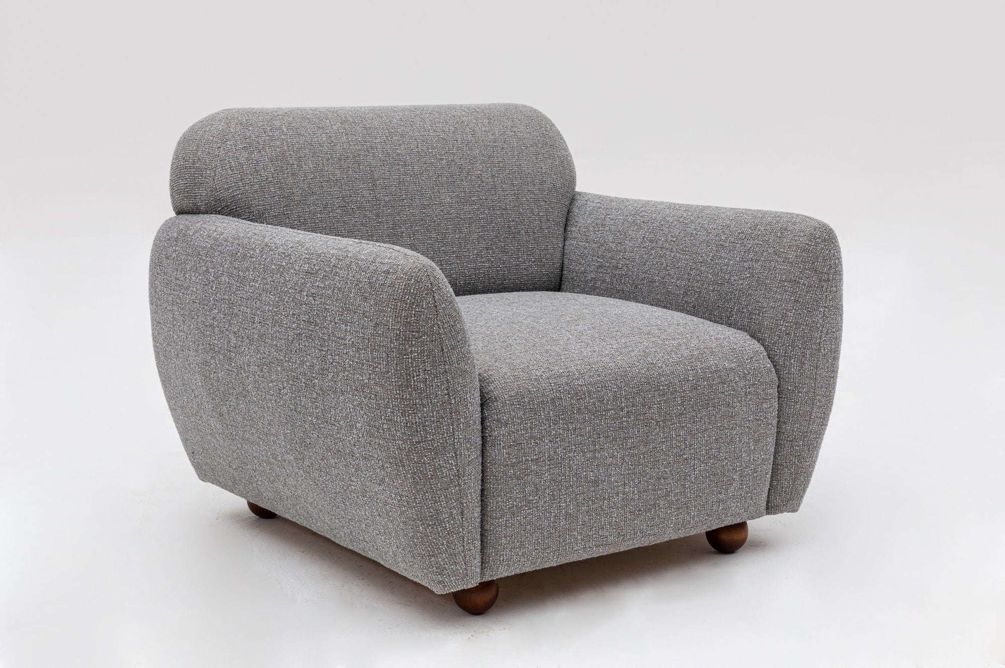 Poltrona Elegante, Cinza Claro, 90 x 86 x 86 cm | Estrutura em madeira de faia e aglomerado, 100% poliéster, pernas em nogueira | Perfeita para decoração escandinava e hoteleira