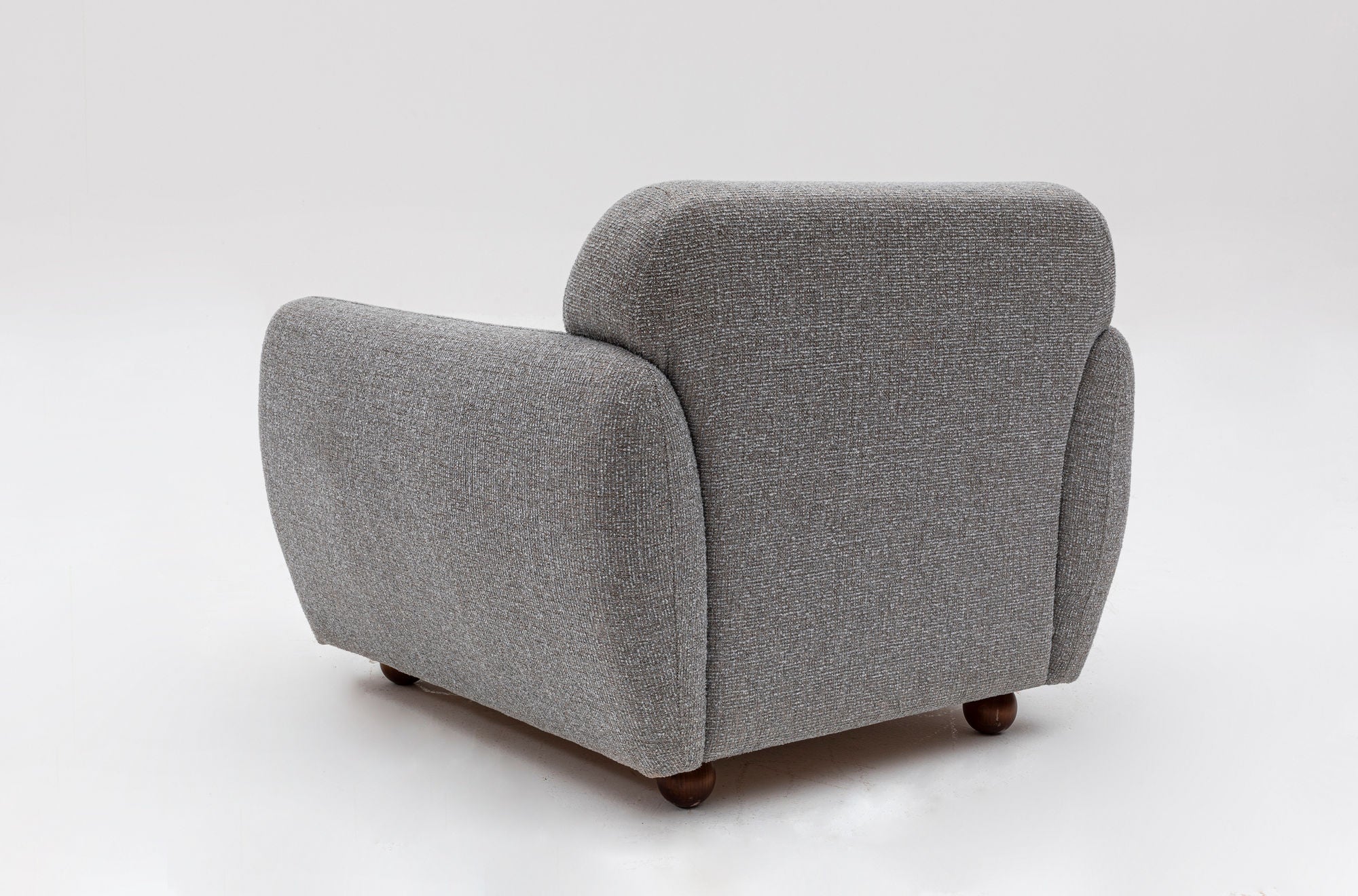 Poltrona Elegante, Cinza Claro, 90 x 86 x 86 cm | Estrutura em madeira de faia e aglomerado, 100% poliéster, pernas em nogueira | Perfeita para decoração escandinava e hoteleira