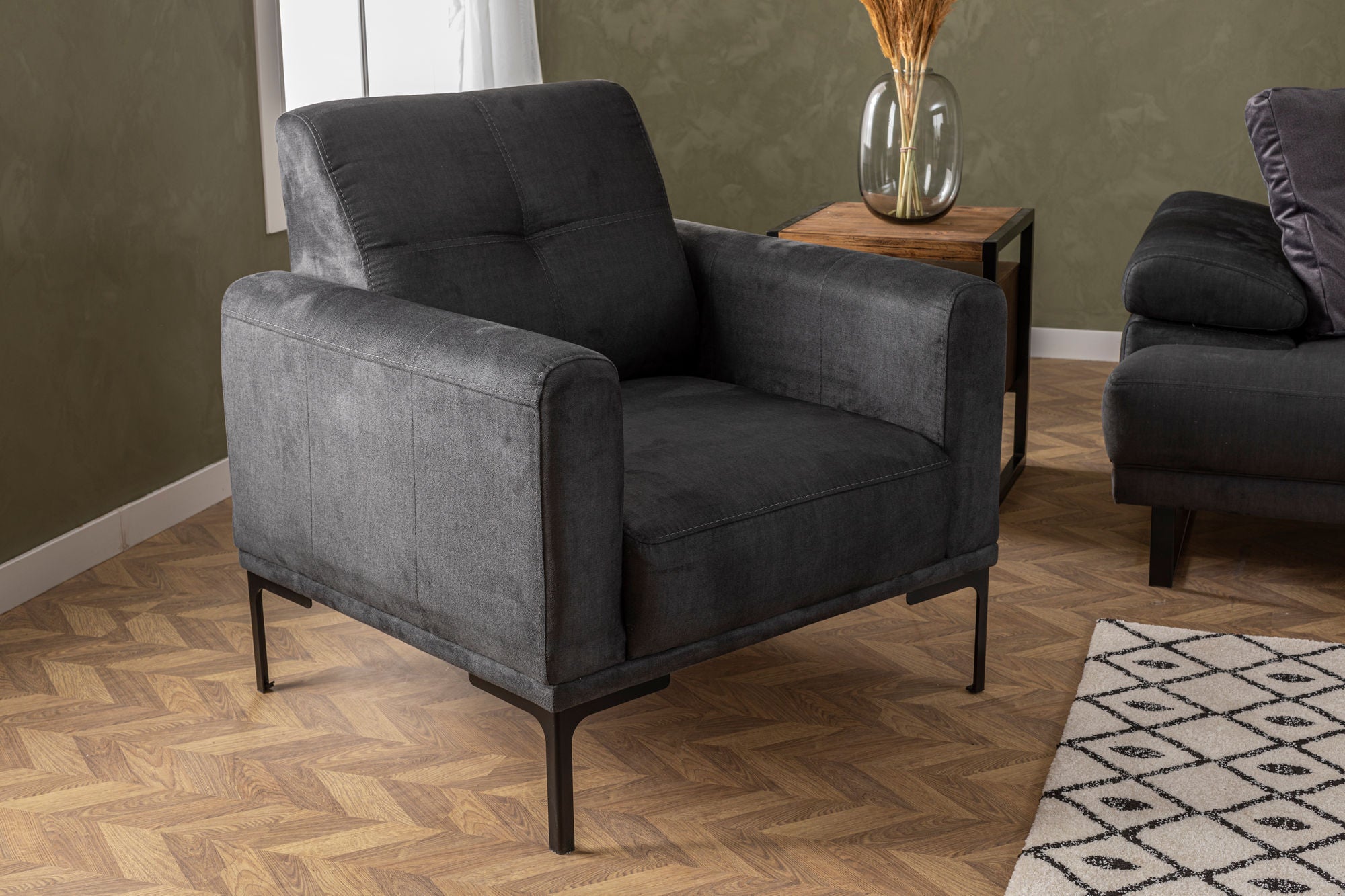 Poltrona de Asa Elegante, Antracite, 88 x 86 x 88 cm | Estrutura em madeira de faia e aglomerado, 100% poliéster, espuma macia e almofadas de penas | Design Industrial Moderno