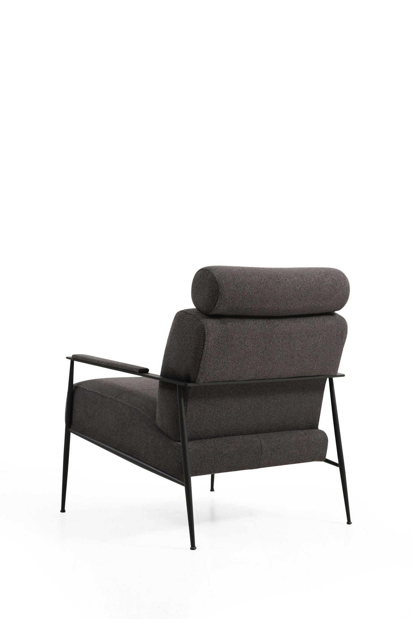 Poltrona de orelhas estilosa, tecido cinza, estrutura de madeira de faia e aglomerado, 75x80x90 cm | Almofadas de espuma macia e penas, pernas de metal preto fosco | Perfeita para decoração moderna de hotéis e indústrias