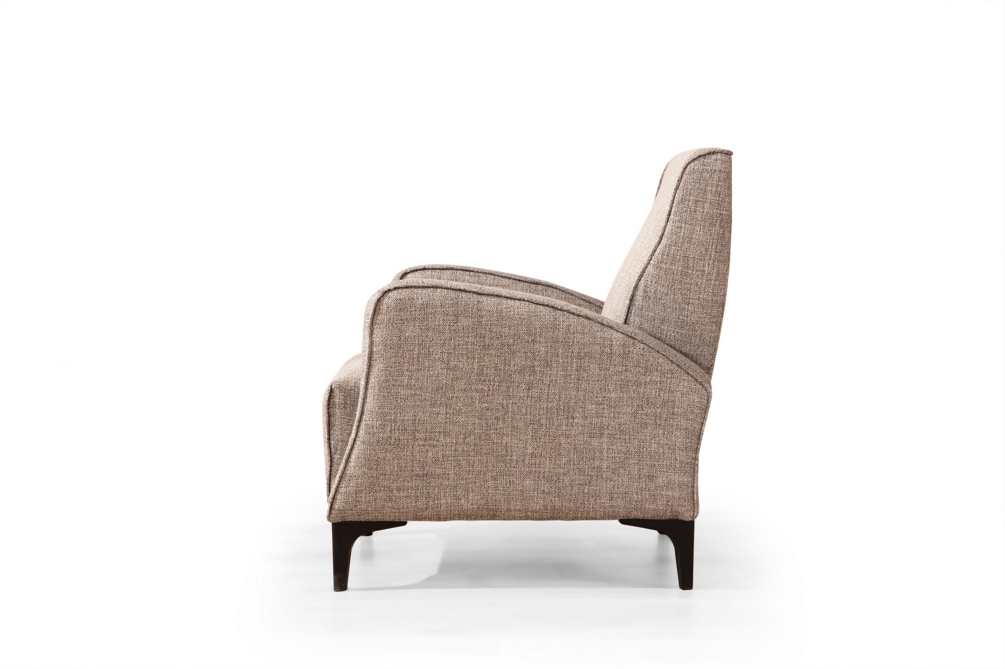 Poltrona elegante com estrutura em madeira de faia, fulvo e aglomerado, 78x87x78 cm | Almofadas 100% poliéster, espuma e penas, inclui 2 travesseiros | Design escandinavo moderno
