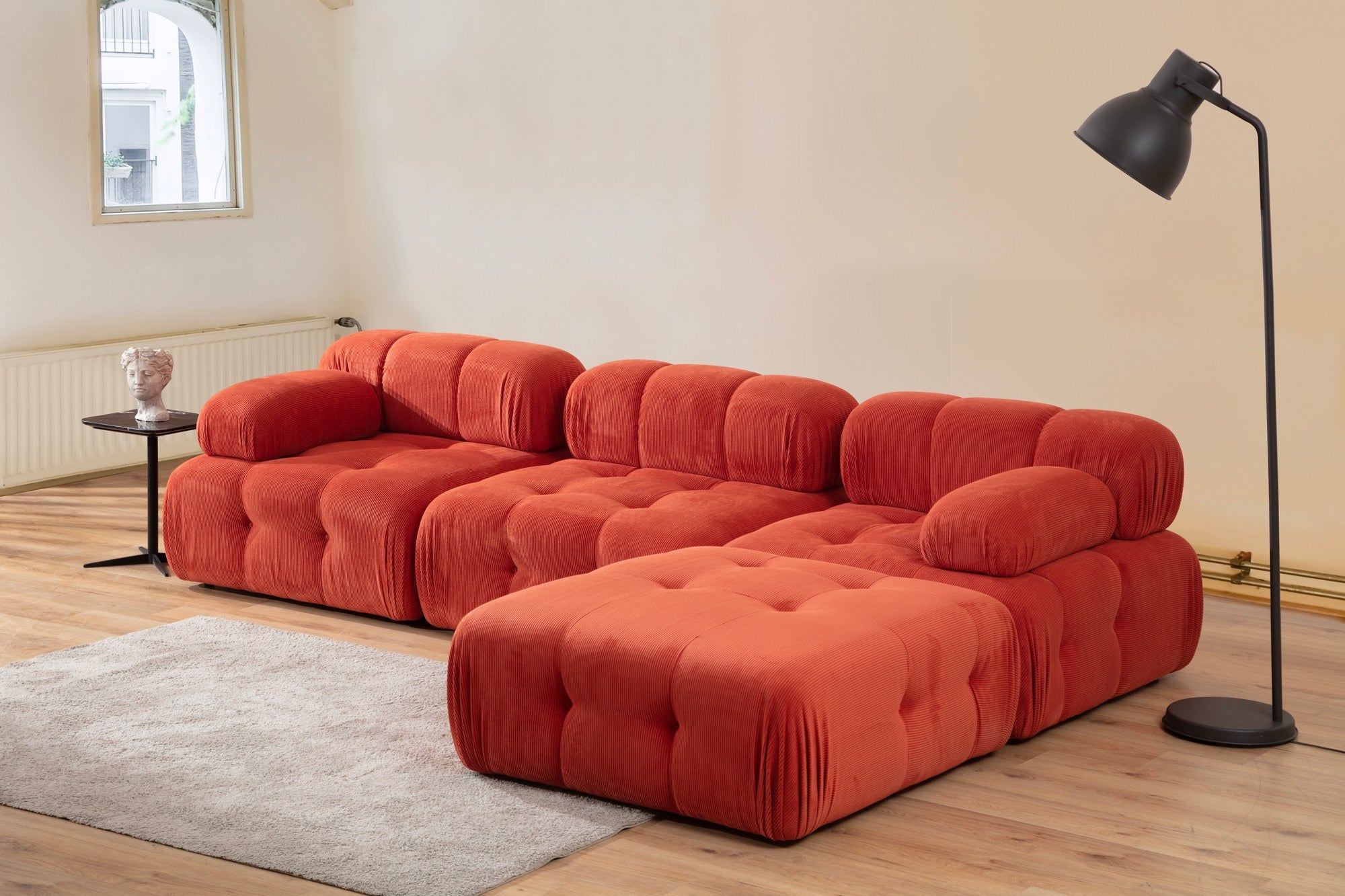 Sofá de canto vermelho elegante, 300x200 cm | Estrutura em madeira de faia e aglomerado, 100% poliéster, espuma 28 DNS | Design moderno com mecanismo de mudança e tecido lavável a seco