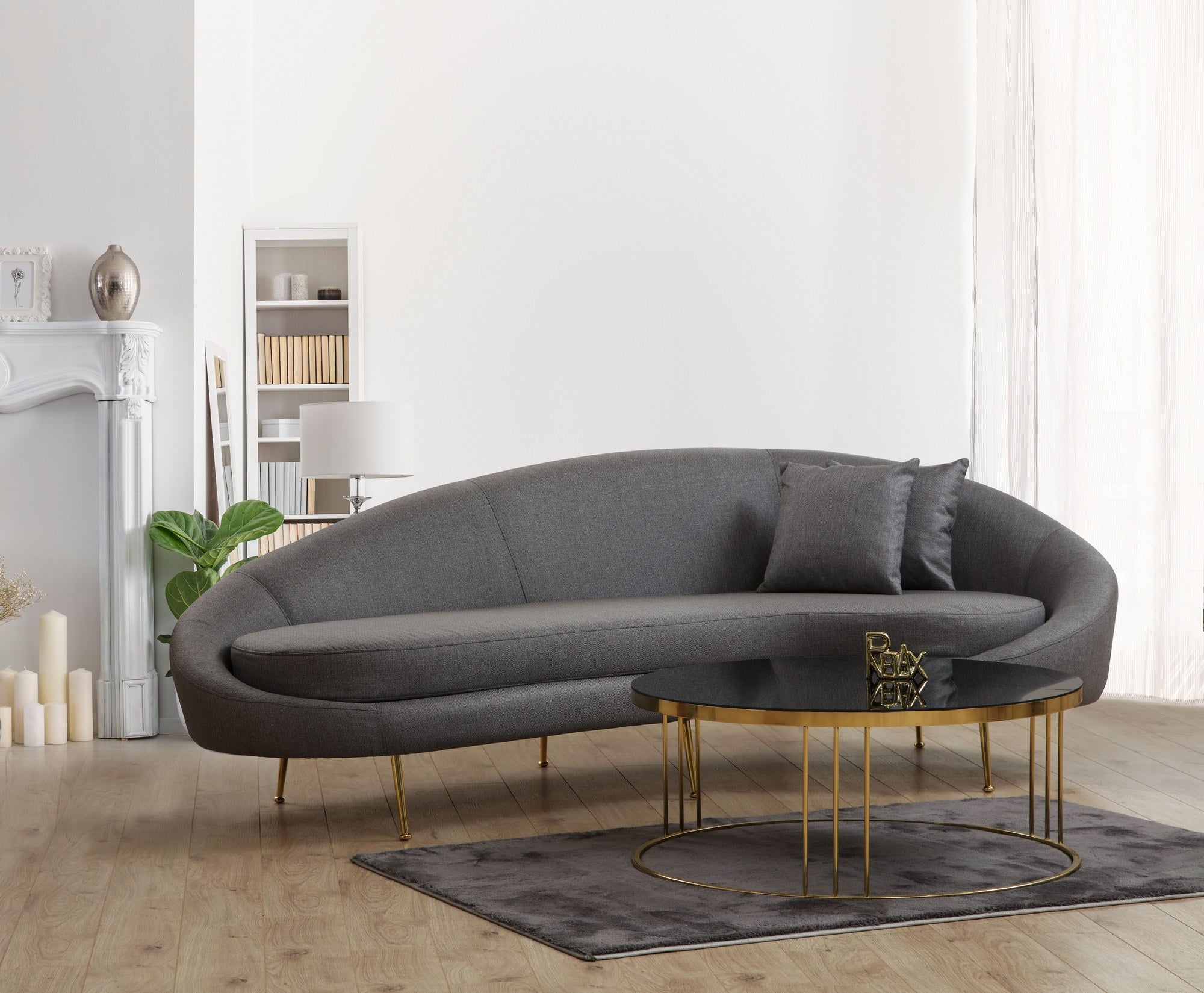 Sofá elegante de 3 lugares, cinza escuro, 255 cm | Estrutura em madeira de faia e aglomerado, 100% poliéster, pernas em metal dourado | Inclui 2 almofadas, tecido lavável a seco