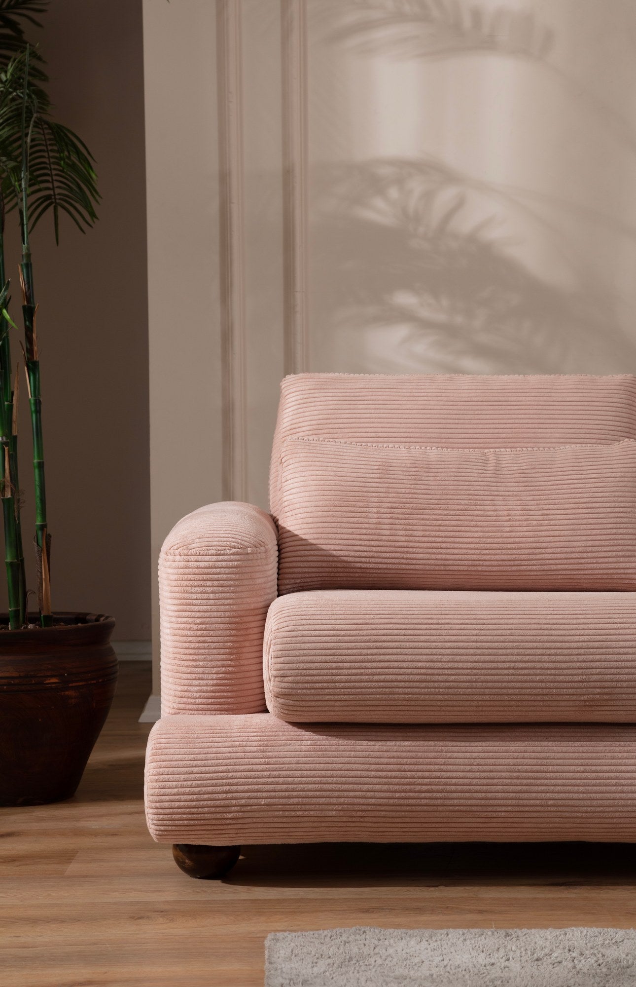 Sofá de canto rosa elegante, 330 x 150 cm | Estrutura em madeira de faia e aglomerado, 100% poliéster, espuma 28 DNS | Almofadas portáteis, tecido lavável a seco, pernas em nogueira