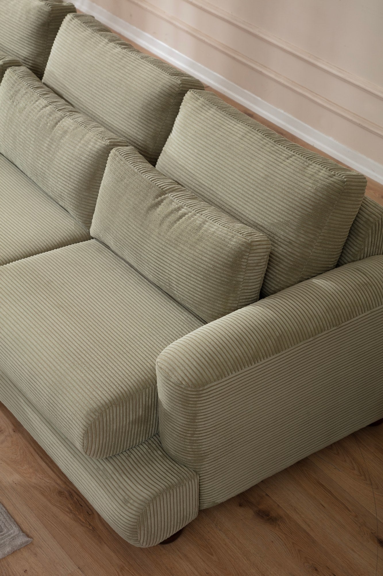 Sofá elegante de 4 lugares, verde, 330 x 105 x 90 cm | Estrutura em madeira de faia e aglomerado, 100% poliéster, almofadas removíveis | Design elegante para salas de estar modernas