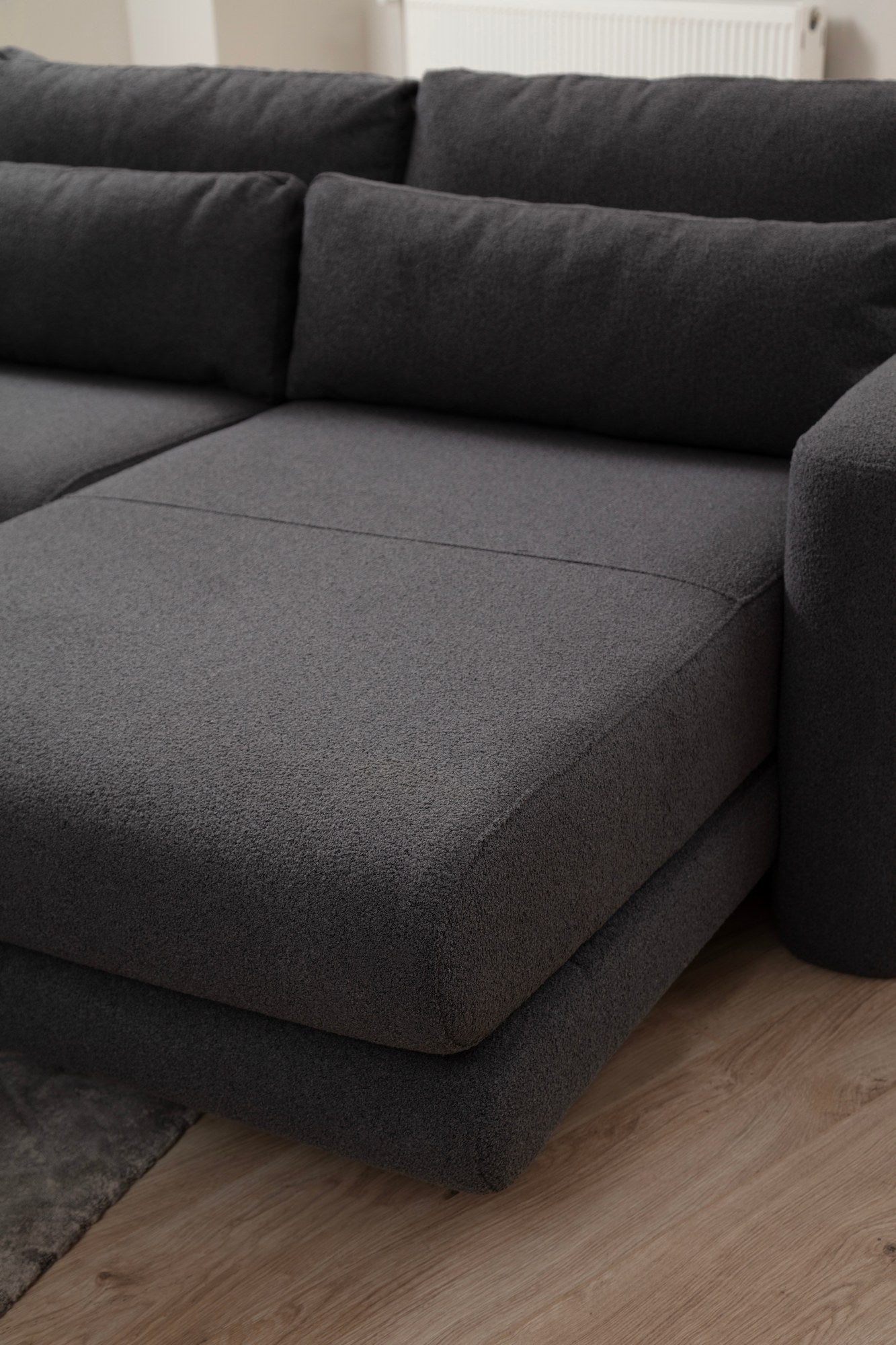 Sofá de canto elegante, cinza, 290 x 165 x 73 cm | Estrutura em madeira de faia e aglomerado, 100% poliéster, espuma 28 DNS | Almofadas portáteis, tecido lavável a seco