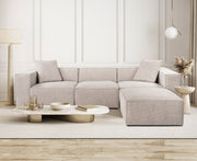 Sofá de canto elegante em tom mocha, 303 cm x 193 cm x 65 cm | Estrutura 100% madeira de carpa, tecido 100% linho, espuma 32 DNS, inclui 2 almofadas | Perfeito para salas de estar modernas