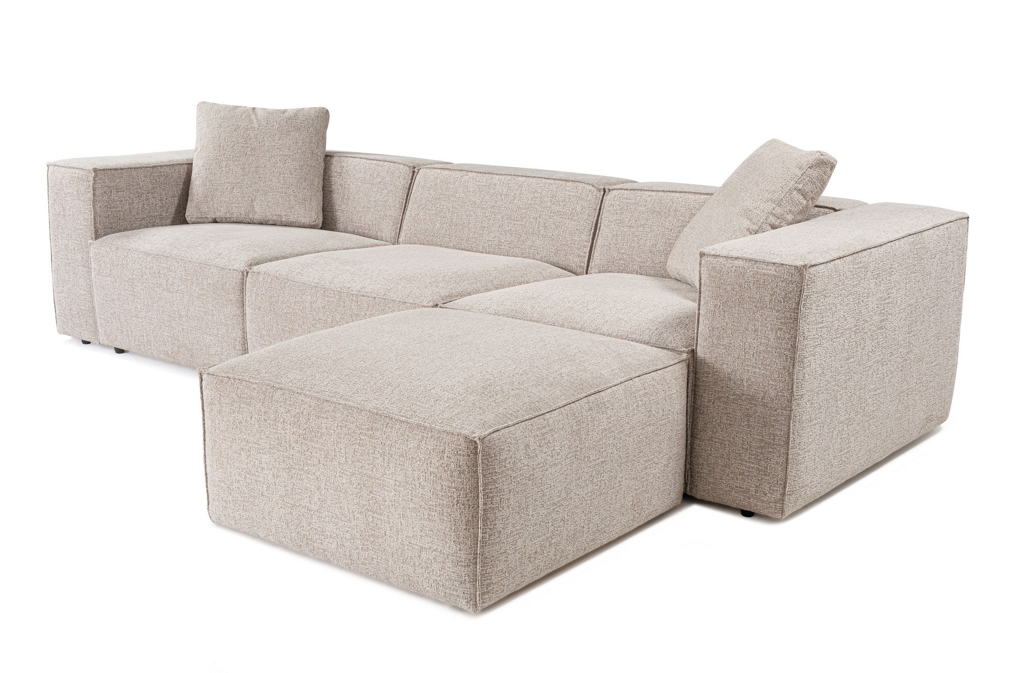Sofá de canto elegante em tom mocha, 303 cm x 193 cm x 65 cm | Estrutura 100% madeira de carpa, tecido 100% linho, espuma 32 DNS, inclui 2 almofadas | Perfeito para salas de estar modernas