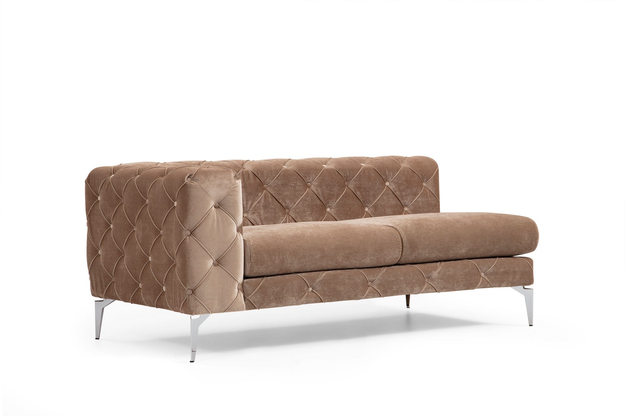 Sofá elegante de 4 lugares, creme escuro, 344 x 90 x 72 cm | Estrutura em madeira de faia e aglomerado, 100% poliéster, pernas cromadas | Inclui 2 almofadas, tecido lavável a seco