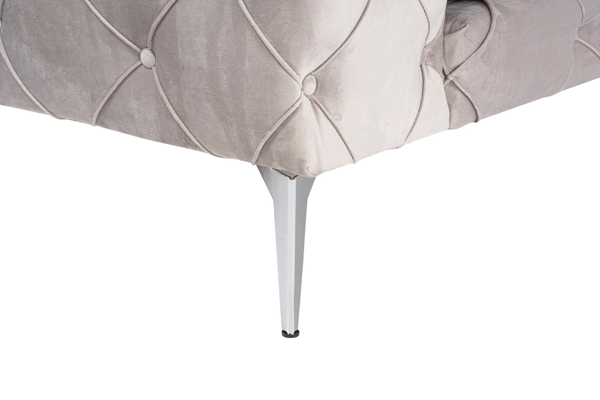Sofá elegante de 4 lugares, cinza claro, 344 x 90 x 72 cm | Estrutura em madeira de faia e aglomerado, 100% poliéster, pernas cromadas | Inclui 2 almofadas, tecido lavável a seco