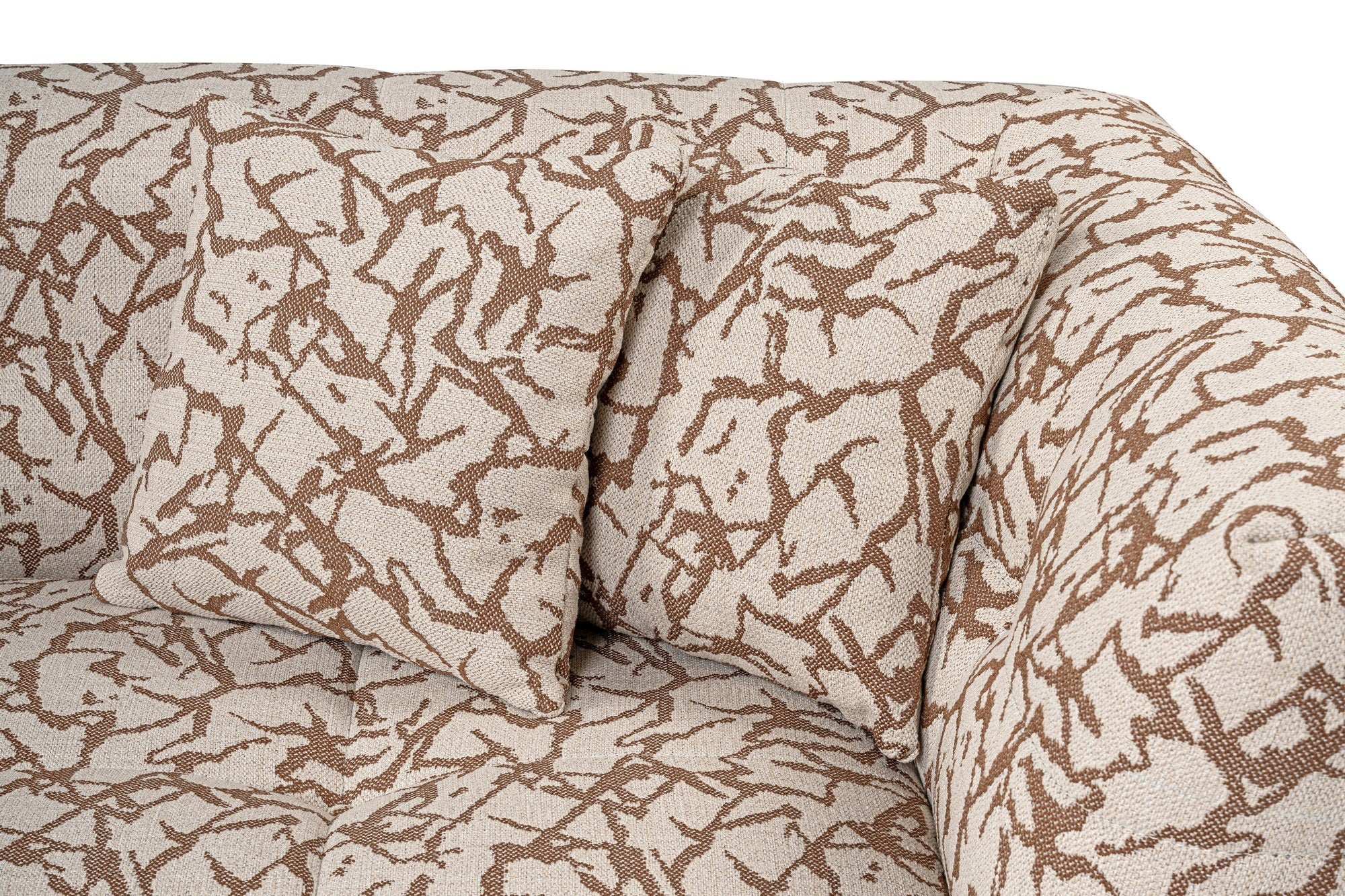Sofá elegante de 3 lugares, cor bege, 235 x 100 x 72 cm | Estrutura em madeira de faia e aglomerado, 100% poliéster, espuma 28 DNS | Almofadas fixas, conforto moderno