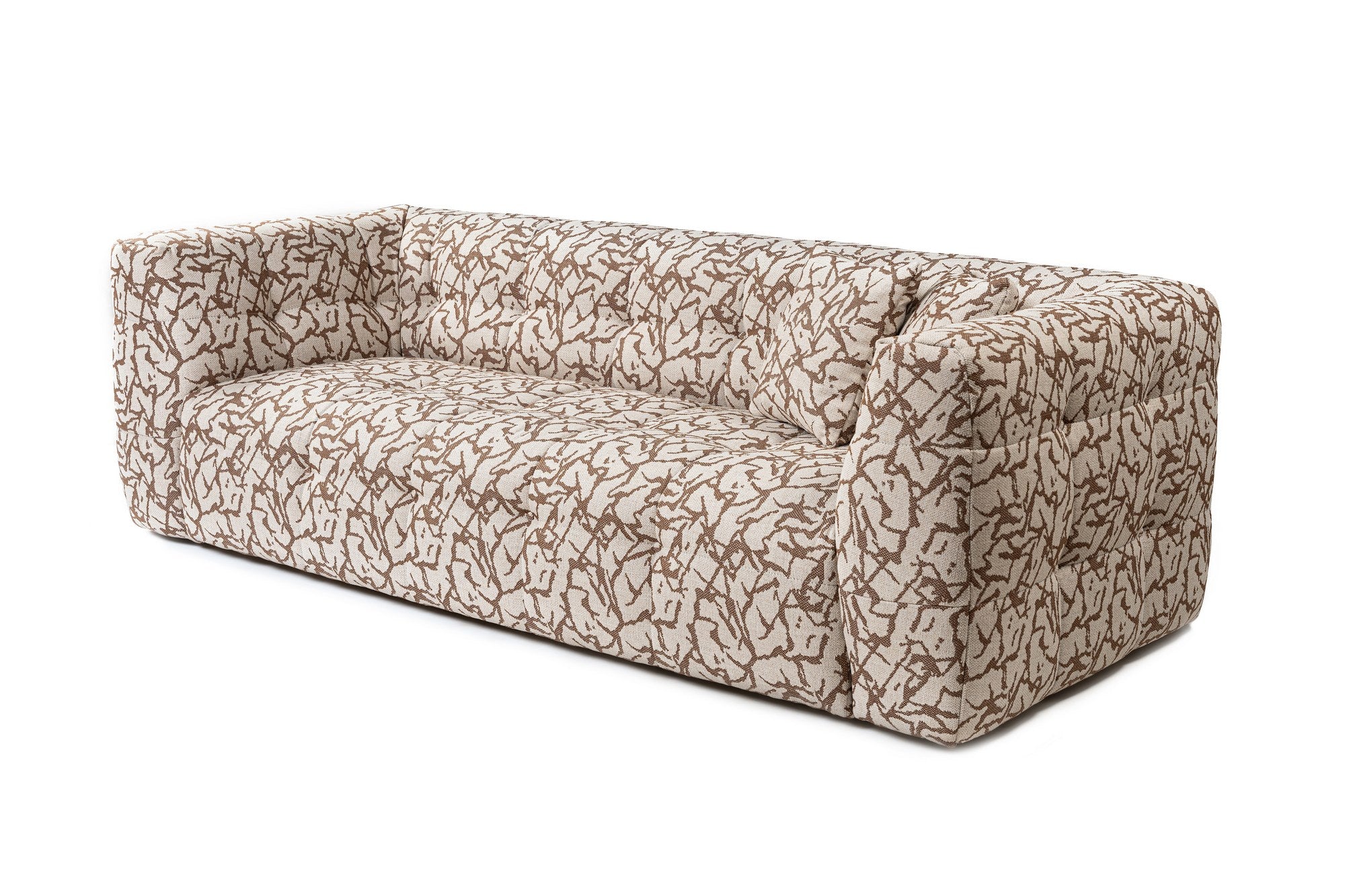 Sofá elegante de 3 lugares, cor bege, 235 x 100 x 72 cm | Estrutura em madeira de faia e aglomerado, 100% poliéster, espuma 28 DNS | Almofadas fixas, conforto moderno