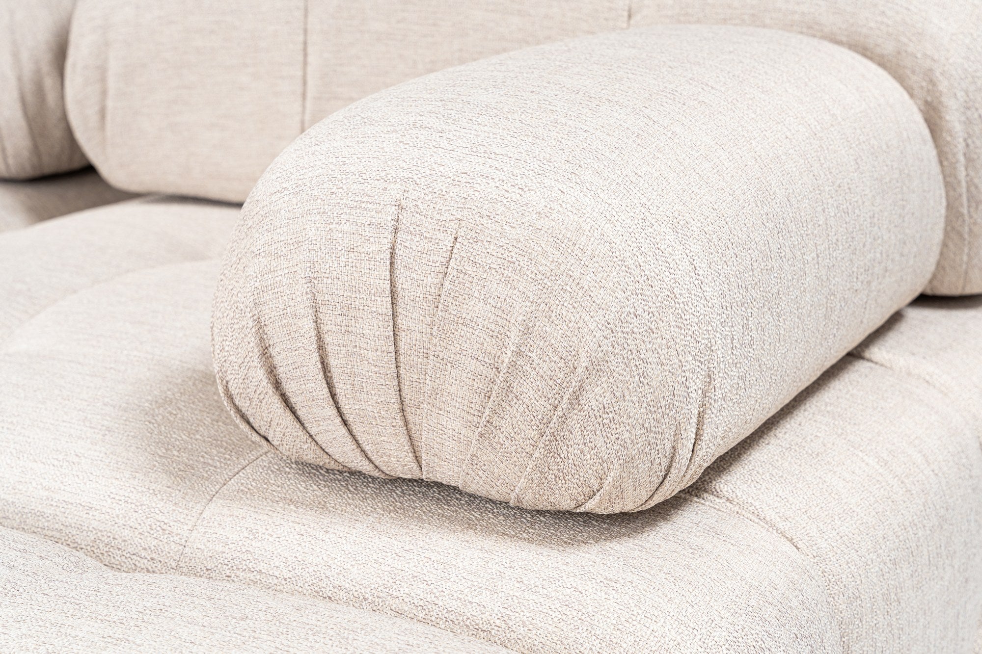 Sofá de canto elegante, marrom claro, 300x200 cm | Estrutura em madeira de faia e aglomerado, 100% poliéster, espuma 28 DNS | Design moderno com mecanismo de mudança