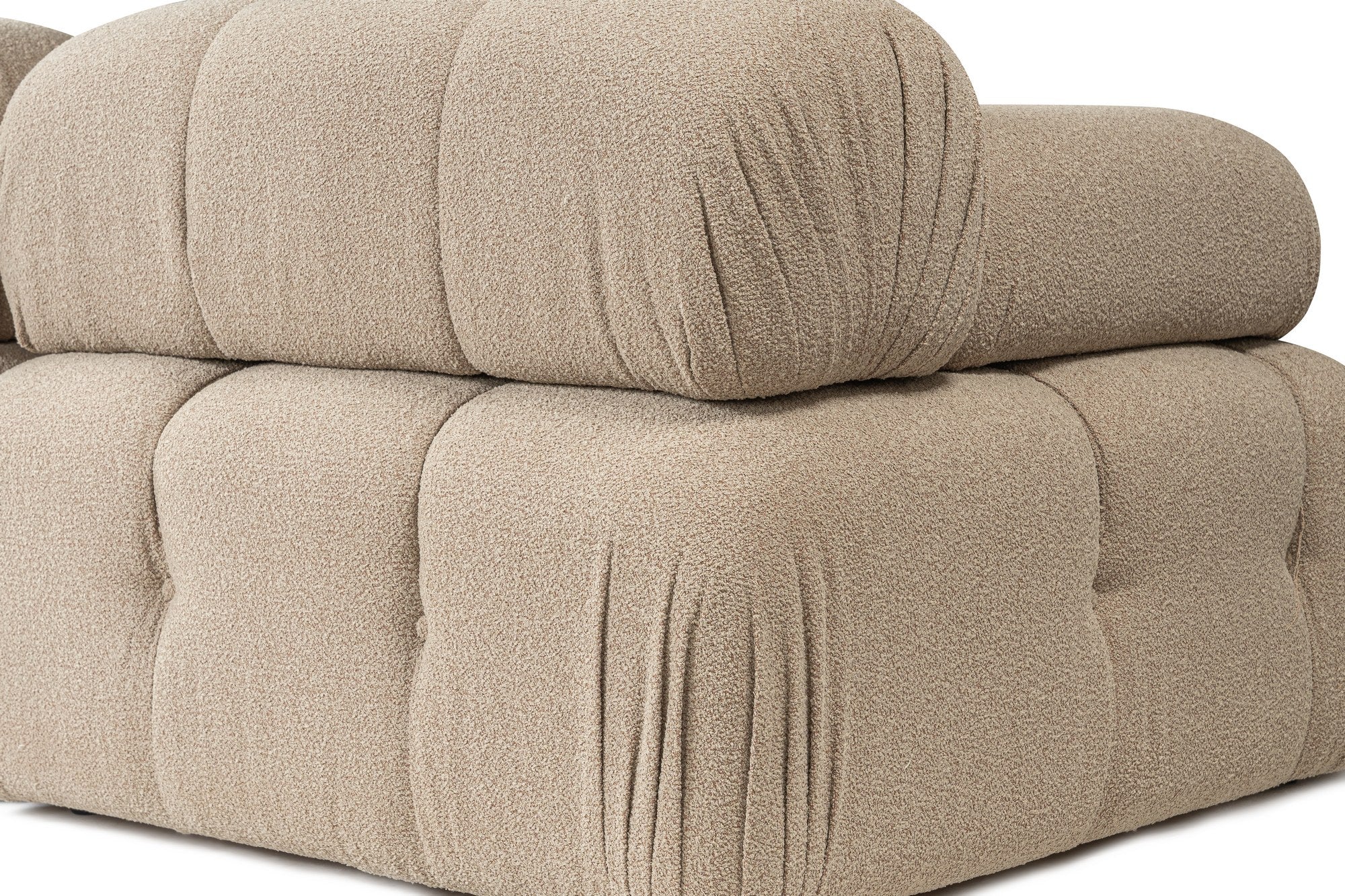 Sofá elegante de 1 lugar, cor pêssego, 100 cm x 100 cm x 80 cm | Estrutura em madeira de faia e aglomerado, 100% poliéster, espuma 28 DNS | Design moderno com mecanismo de mudança