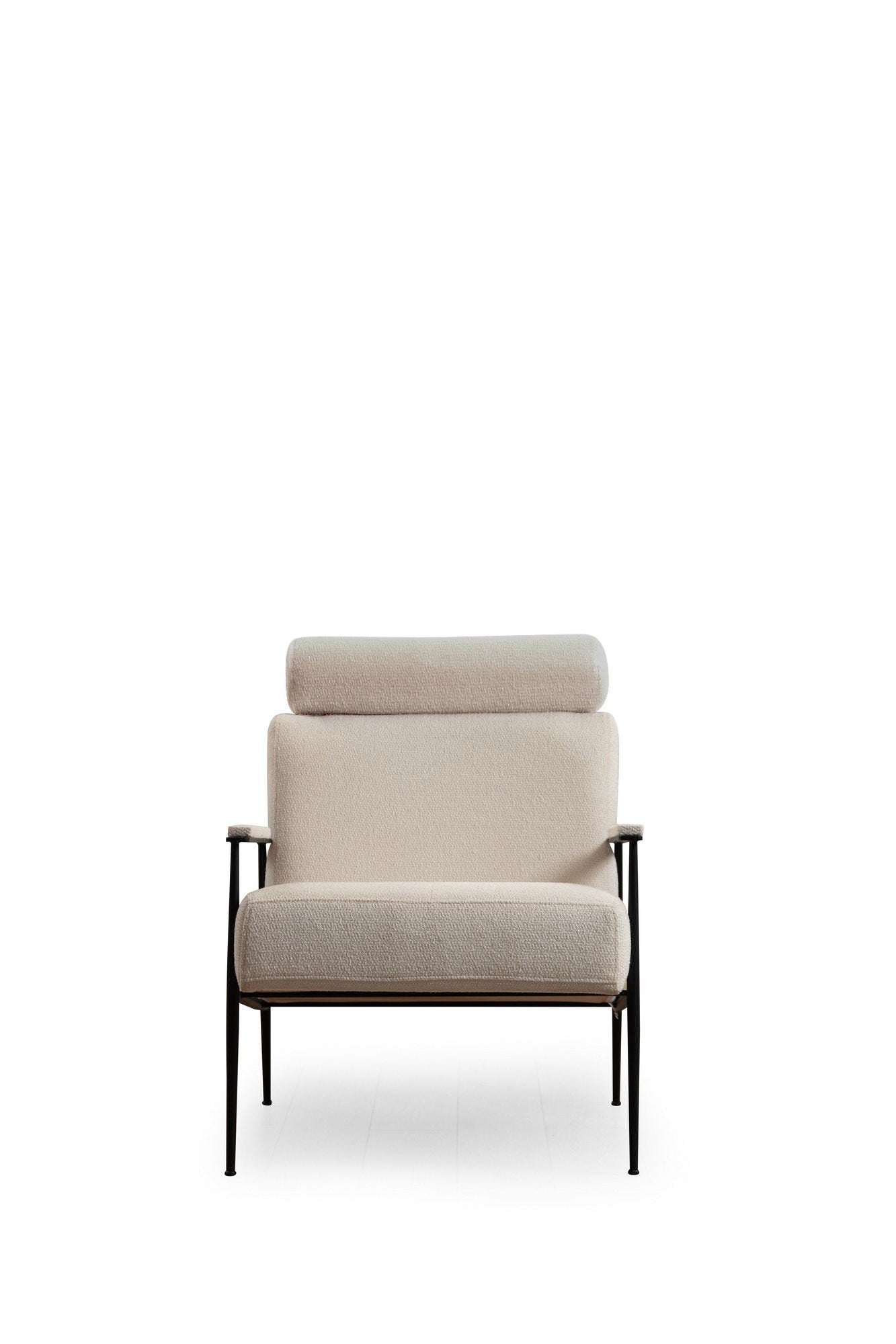 Poltrona Elegante, Estrutura em Madeira de Faia e Aglomerado, 75x80x90 cm, 100% Poliéster, Espuma Cinza Macia, Pernas de Metal Preto Fosco, Cores Branco e Camelo