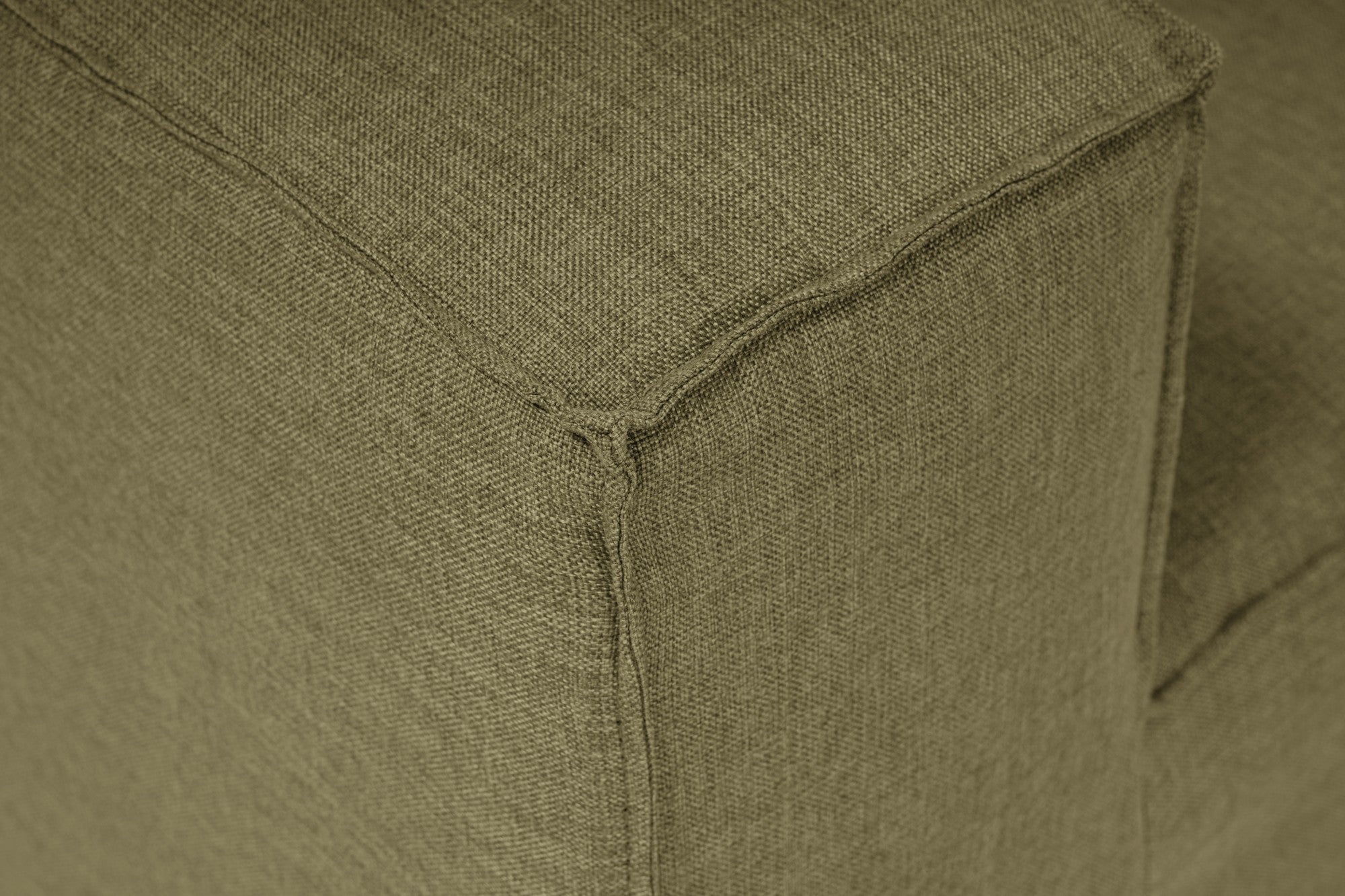Sofá de canto elegante, verde, 296 cm de largura, tecido 100% linho, assentos de espuma DNS 32, estrutura de madeira de carpa, perfeito para salas de estar modernas e relaxamento
