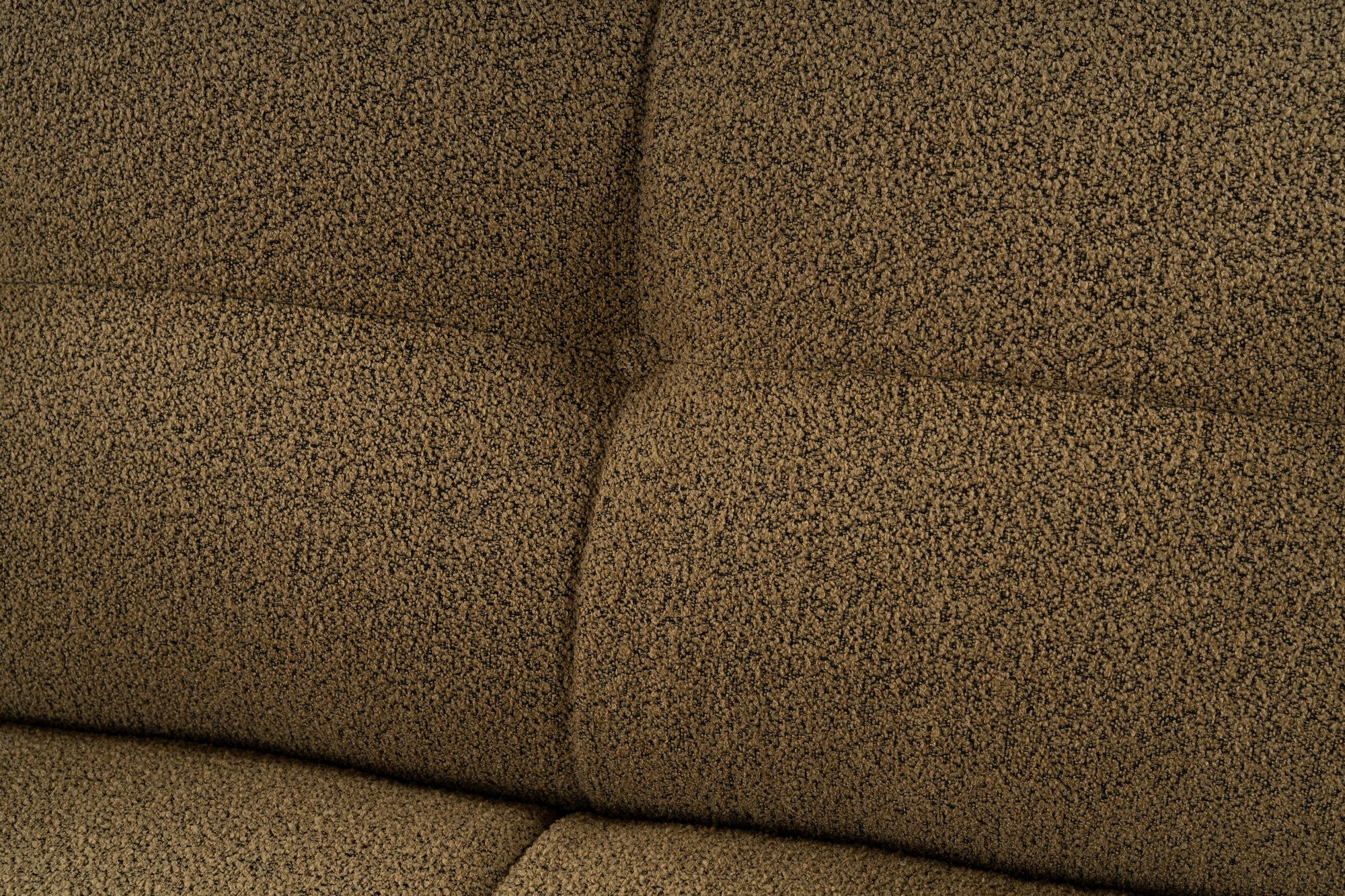 Sofá elegante de 2 lugares, cáqui, 195 x 100 x 72 cm | Estrutura em madeira de faia e aglomerado, 100% poliéster, espuma 28 DNS | Almofadas fixas, tecido fácil de limpar, design moderno