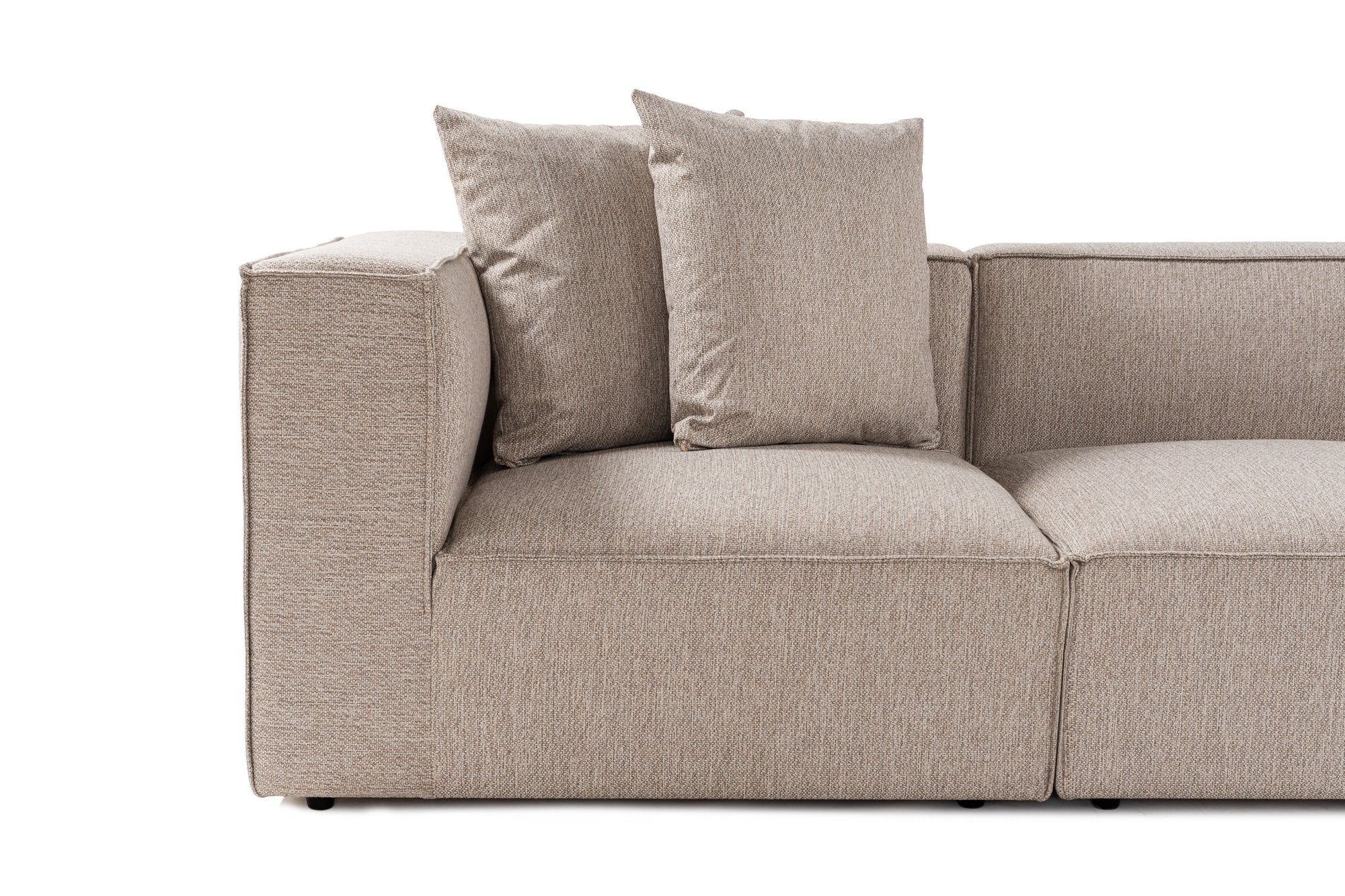 Sofá de canto elegante bege areia, 350 cm | Estrutura 100% madeira de carpa, tecido 100% linho, espuma 32 DNS, pernas de plástico | Elegante e confortável para salas de estar modernas