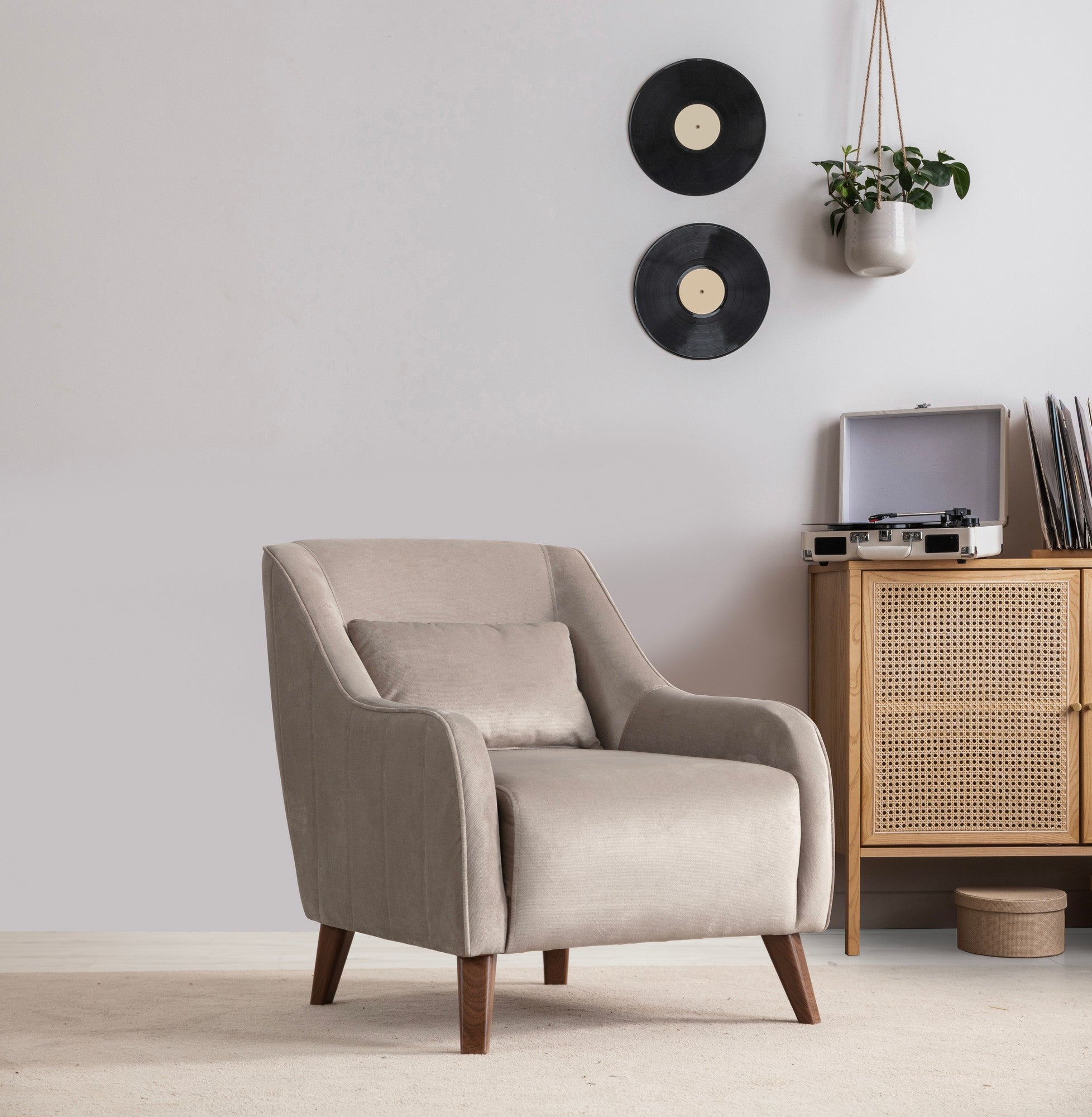 Poltrona Elegante, Cinza Claro, 60 x 72 x 81 cm | Estrutura em Madeira de Faia e Aglomerado, 100% Poliéster, Espuma Macia | Elegante e Confortável para Sala de Estar