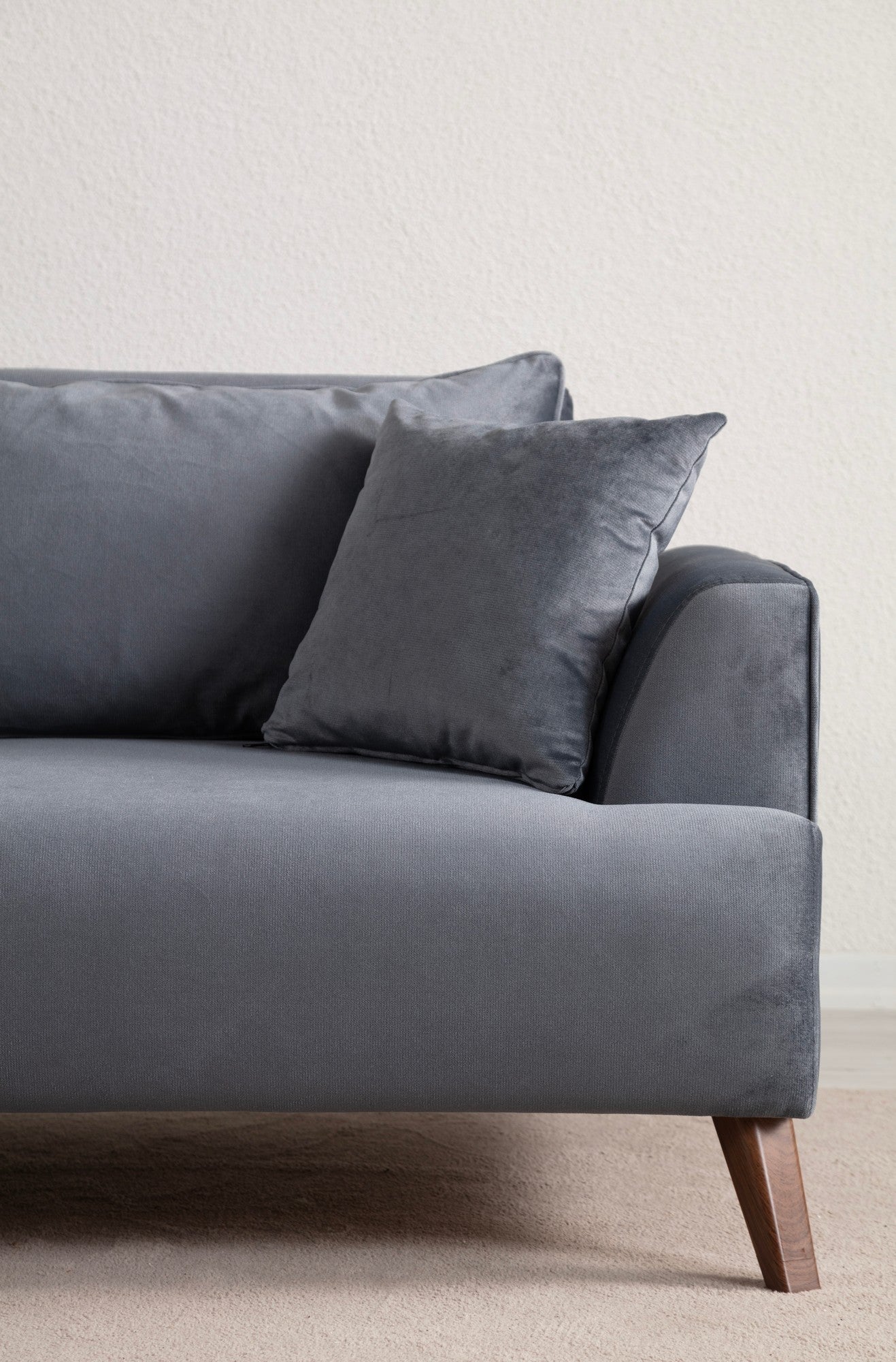 Sofá elegante de 3 lugares, cinza escuro, 220 x 100 x 78 cm | Estrutura em madeira de faia e aglomerado, 100% poliéster, lavável a seco | Design confortável e moderno para salas de estar