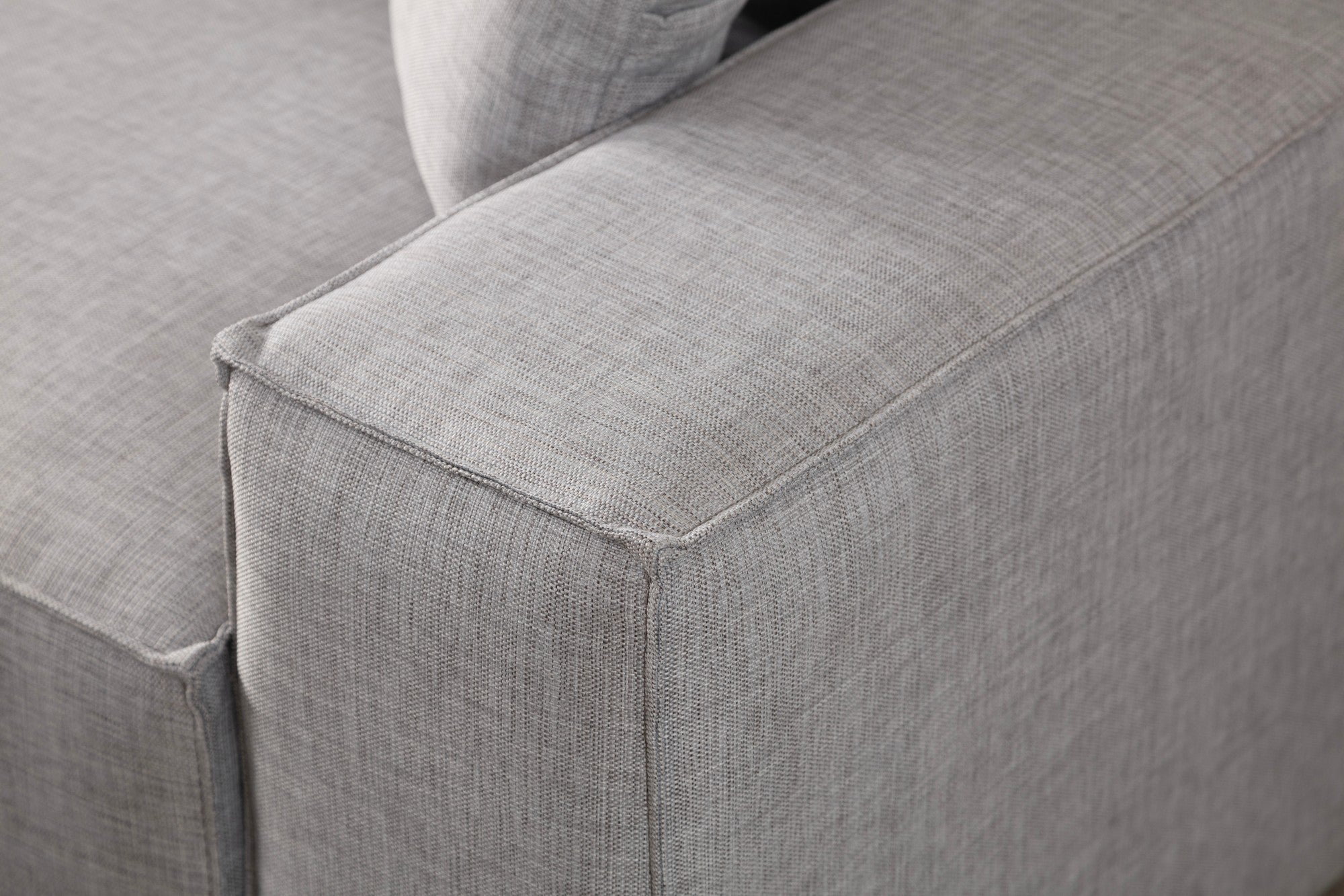 Sofá-cama de canto elegante, cinza claro, 260 cm | Estrutura em madeira de faia e aglomerado, 100% poliéster | Mecanismo deslizante, tecido lavável a seco, design moderno