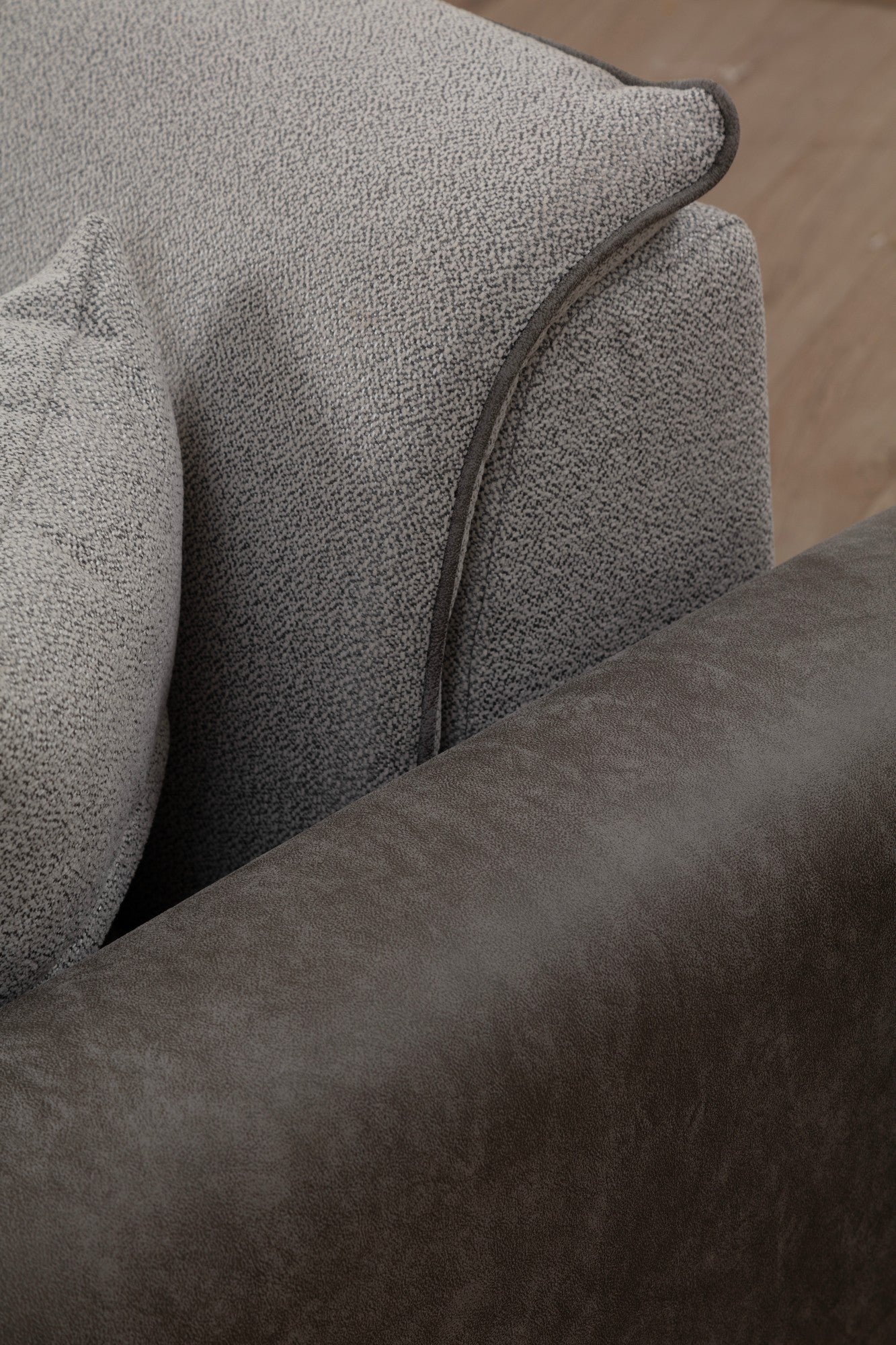 Sofá-cama elegante de 3 lugares, cinza, 215 x 85 x 85 cm | Estrutura em madeira de faia, 100% poliéster, mecanismo giratório | Perfeito para salas de estar modernas e espaços para hóspedes