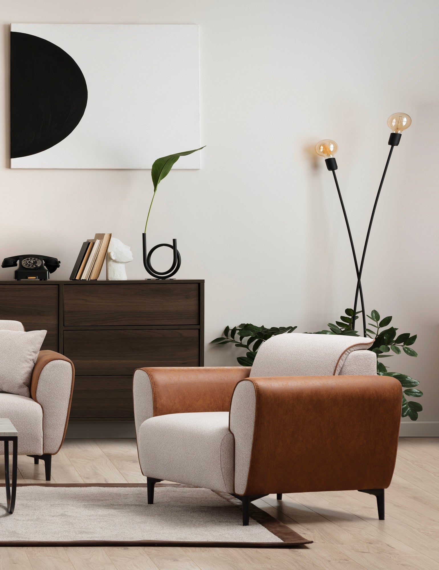 Sofá elegante de 1 lugar, bege e canela, 100x85x85 cm | Estrutura em madeira de faia e aglomerado, 100% poliéster, almofadas de espuma macia | Tecido fácil de limpar, design moderno