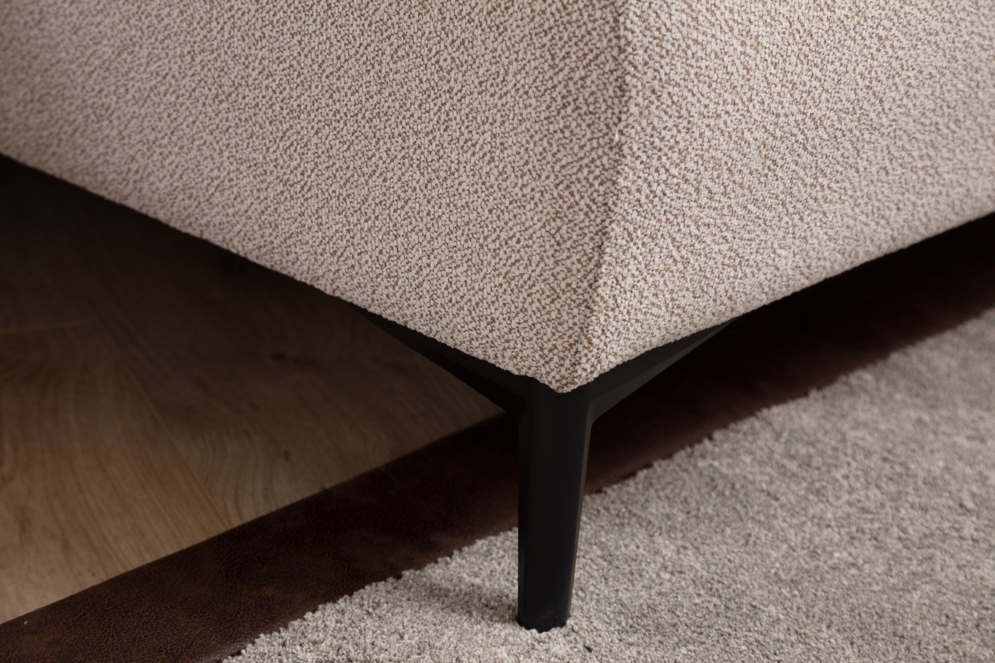 Sofá-cama de canto elegante, estrutura de madeira de faia e aglomerado, 150 x 260 cm, 100% poliéster, mecanismo giratório, bege e canela, perfeito para espaços de estar modernos