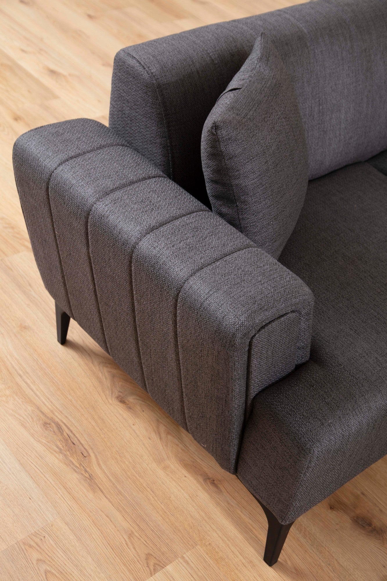 Sofá-cama elegante de 3 lugares, cinza escuro, 230 x 95 x 77 cm | Estrutura em madeira de faia, 100% poliéster, mecanismo giratório | Perfeito para espaços modernos