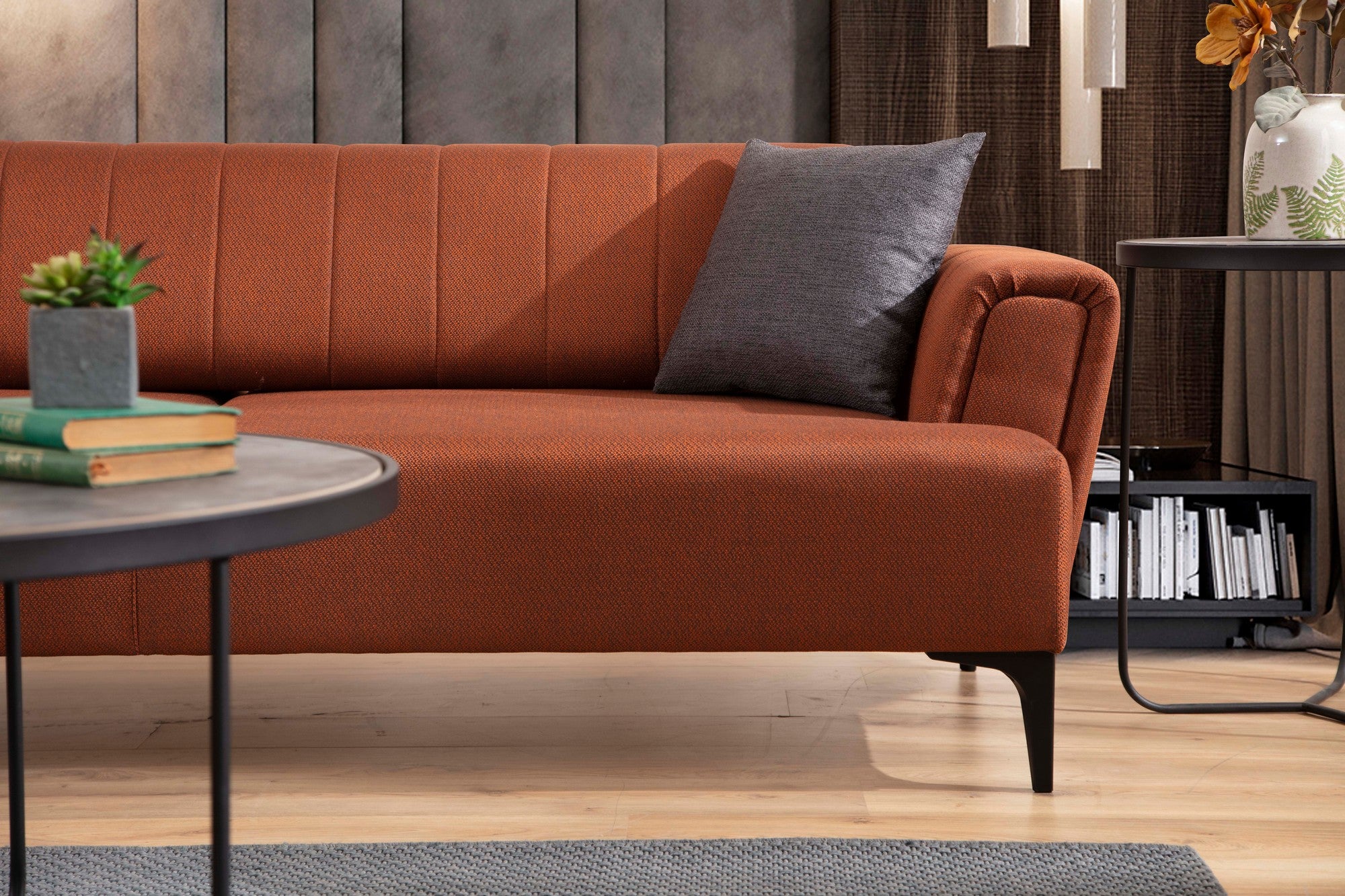 Sofá-cama elegante de 3 lugares, vermelho-azulejo, 230 x 95 x 77 cm | Estrutura em madeira de faia, 100% poliéster, mecanismo giratório | Perfeito para espaços modernos
