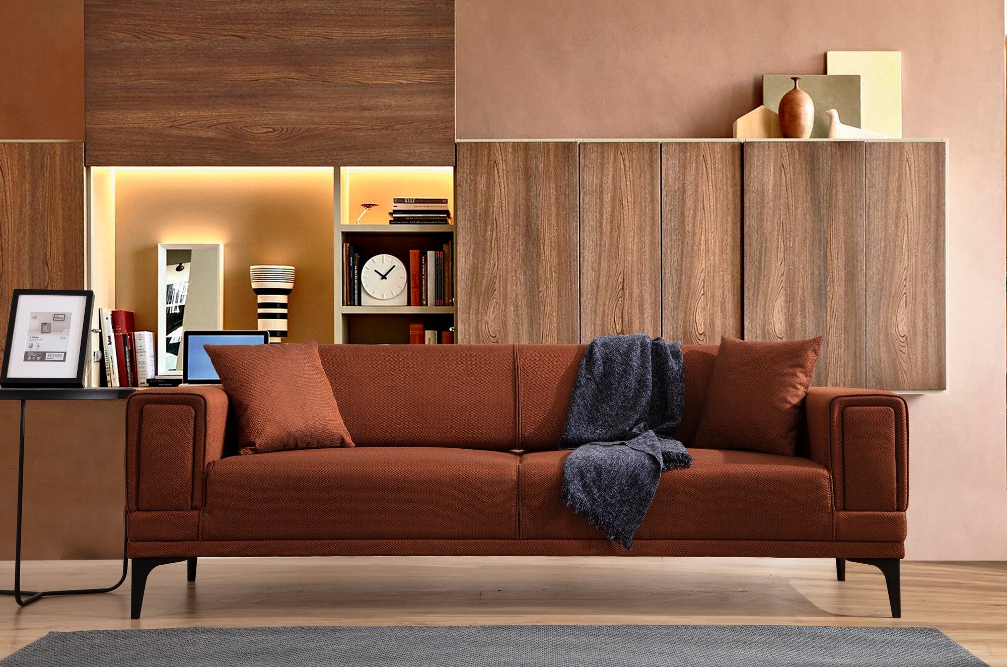Sofá-cama elegante de 3 lugares, vermelho-azulejo, 230 x 95 x 77 cm | Estrutura em madeira de faia, 100% poliéster, mecanismo giratório | Perfeito para espaços modernos
