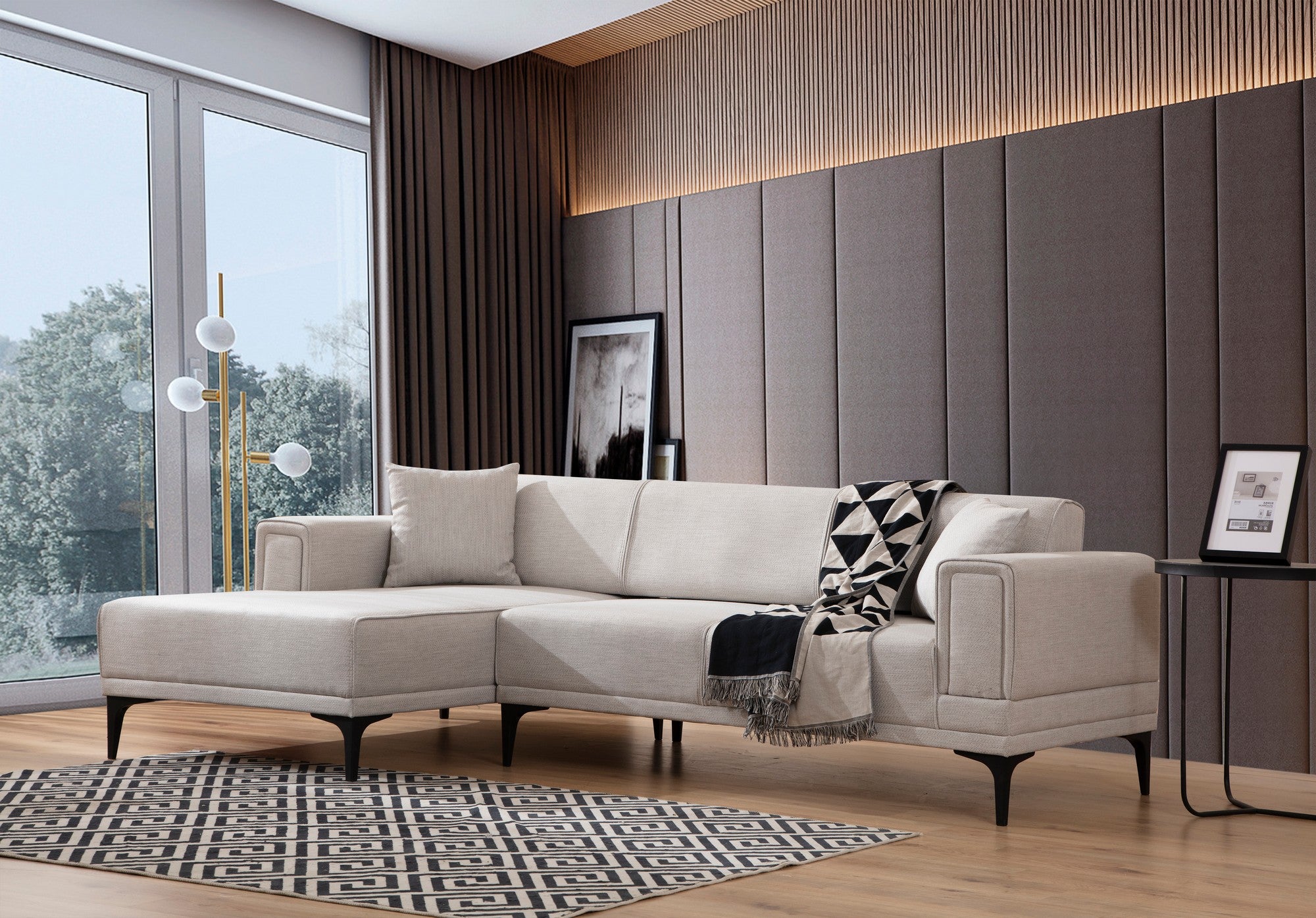 Sofá-cama de canto elegante, cru, 140x250 cm | Estrutura em madeira de faia e aglomerado, 100% poliéster, mecanismo giratório | Perfeito para espaços modernos