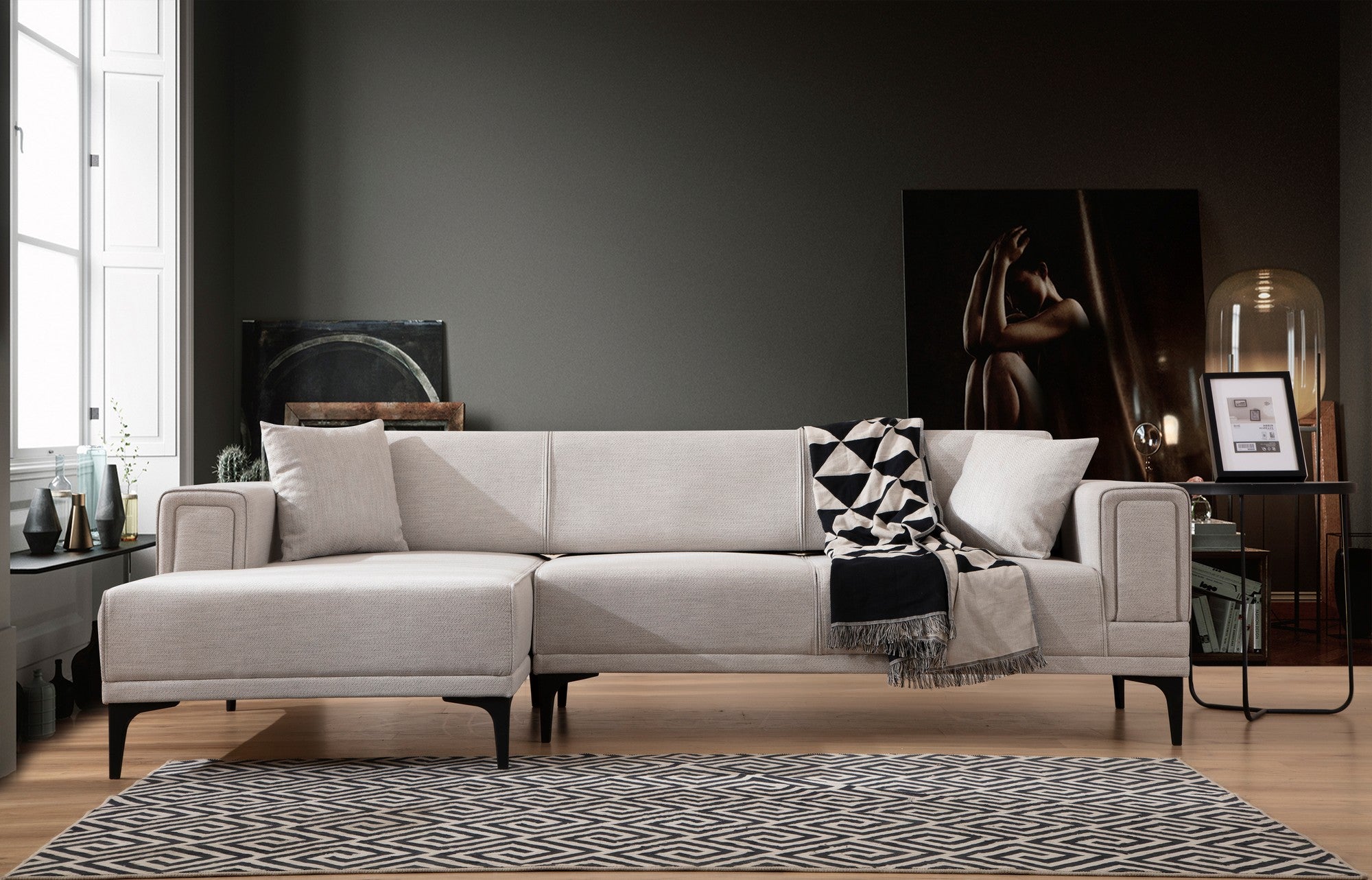 Sofá-cama de canto elegante, cru, 140x250 cm | Estrutura em madeira de faia e aglomerado, 100% poliéster, mecanismo giratório | Perfeito para espaços modernos