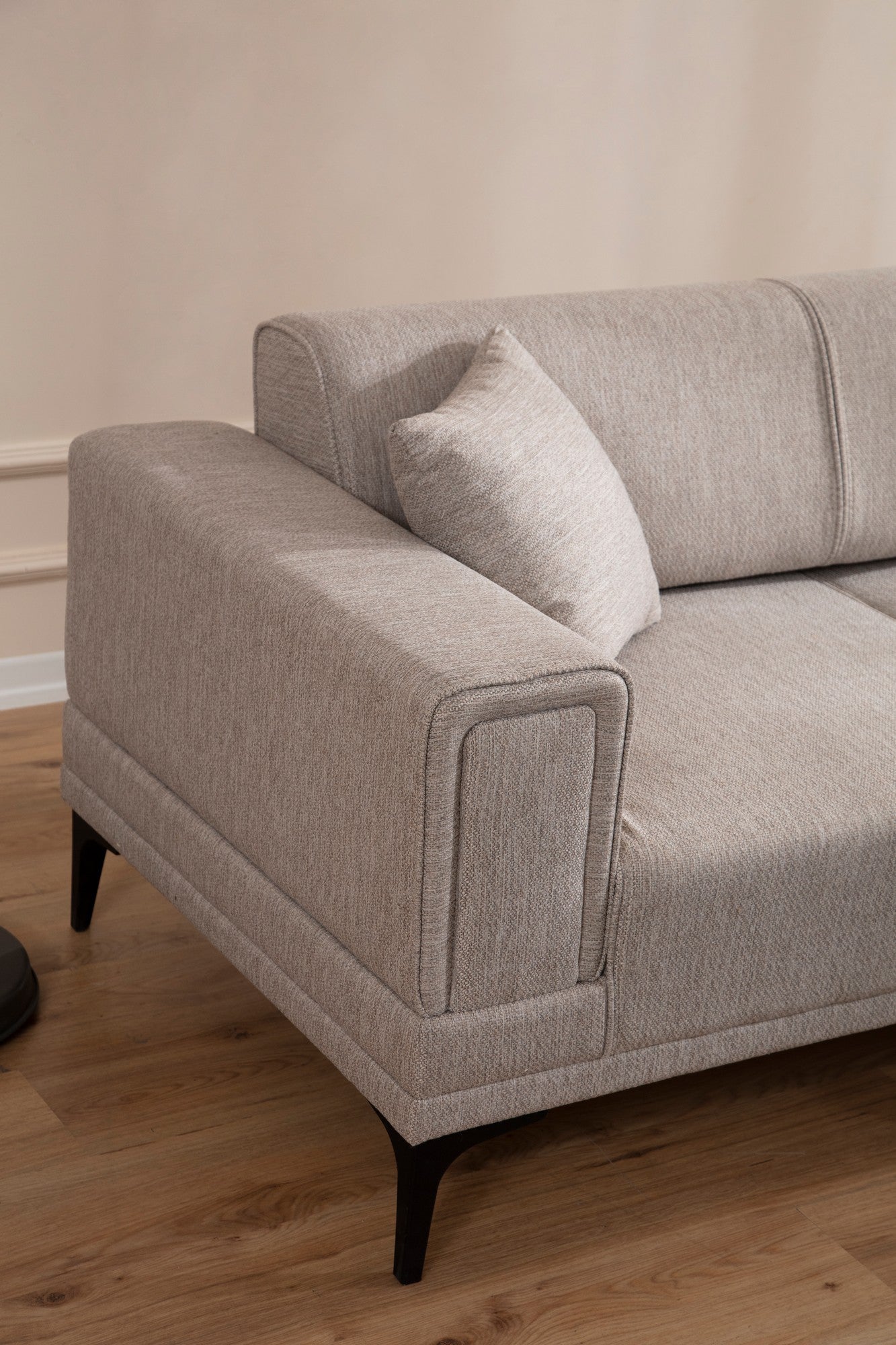 Sofá-cama de canto elegante, marrom claro, 250x140 cm | Estrutura em madeira de faia e aglomerado, 100% poliéster, mecanismo giratório | Perfeito para espaços modernos