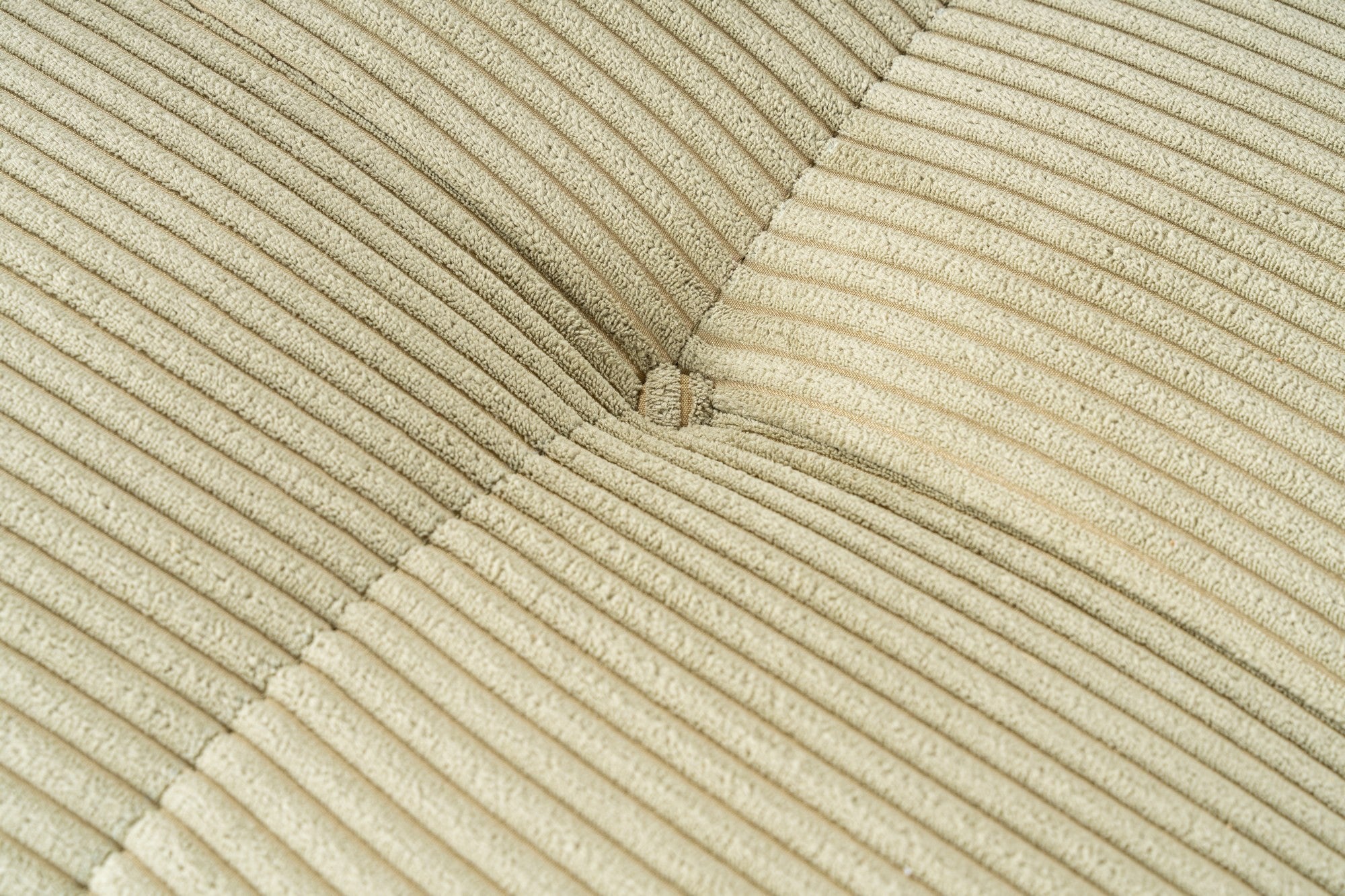 Sofá de canto elegante, verde, estrutura de madeira de faia e aglomerado, 300x150 cm | 100% poliéster, espuma 28 DNS, almofadas fixas, perfeito para espaços modernos