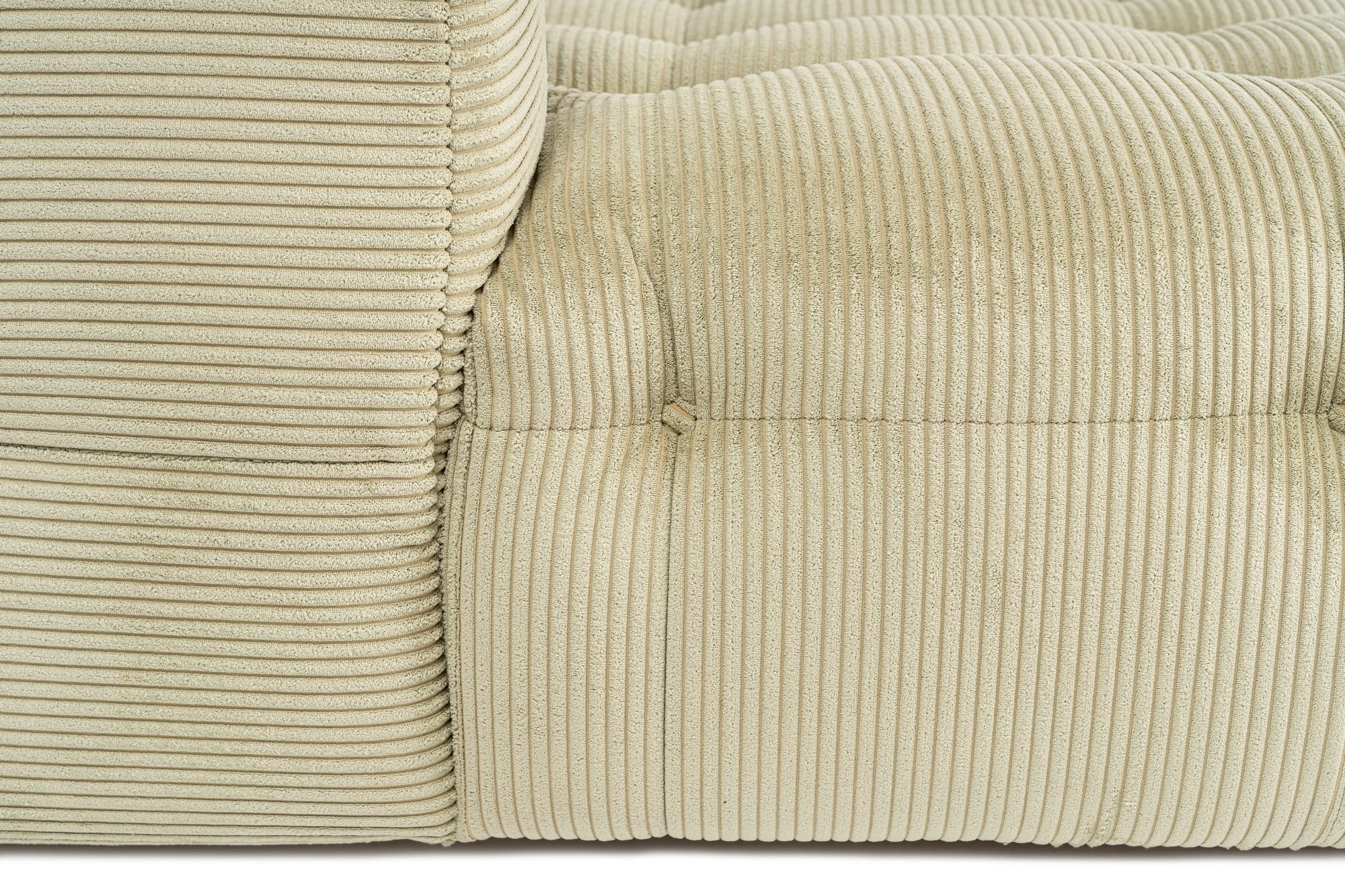 Sofá de canto elegante, verde, estrutura de madeira de faia e aglomerado, 300x150 cm | 100% poliéster, espuma 28 DNS, almofadas fixas, perfeito para espaços modernos