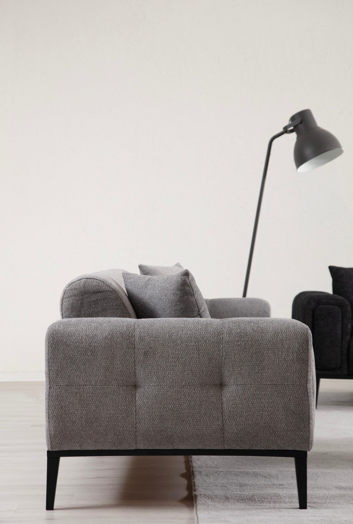 Sofá-cama elegante de 3 lugares, cinza claro, 225 x 92 x 76 cm | Estrutura em madeira de faia, 100% poliéster, mecanismo giratório | Perfeito para espaços modernos