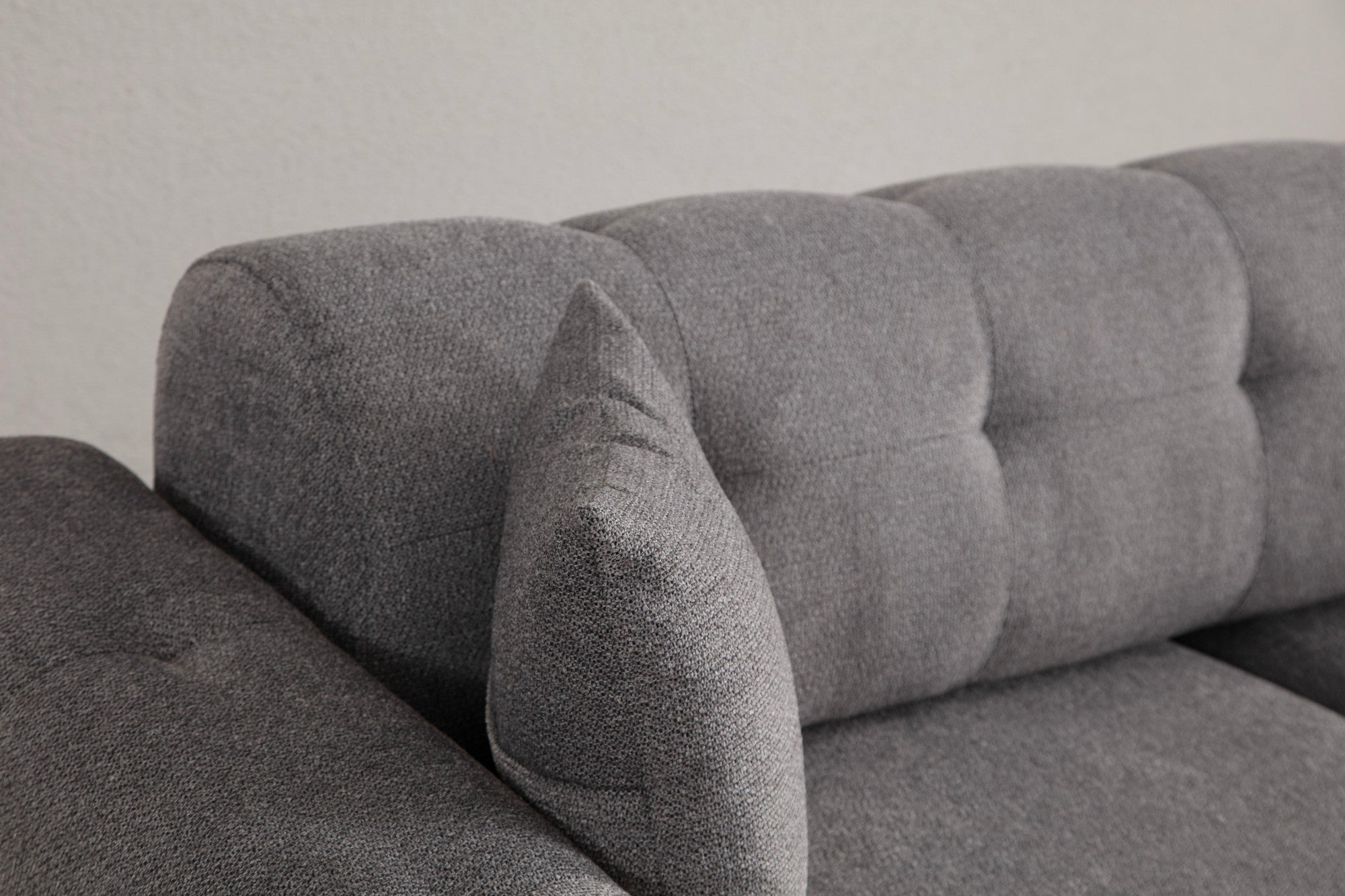 Sofá-cama elegante de 3 lugares, cinza claro, 225 x 92 x 76 cm | Estrutura em madeira de faia, 100% poliéster, mecanismo giratório | Perfeito para espaços modernos