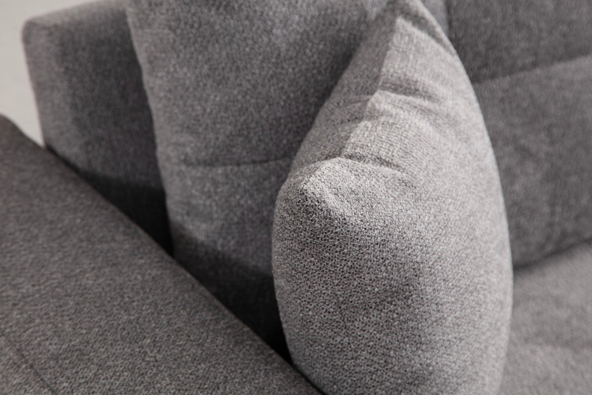 Sofá-cama elegante de 3 lugares, cinza claro, 225 cm | Estrutura em madeira de faia, 100% poliéster, mecanismo giratório nas costas | Perfeito para salas de estar modernas e espaços para hóspedes