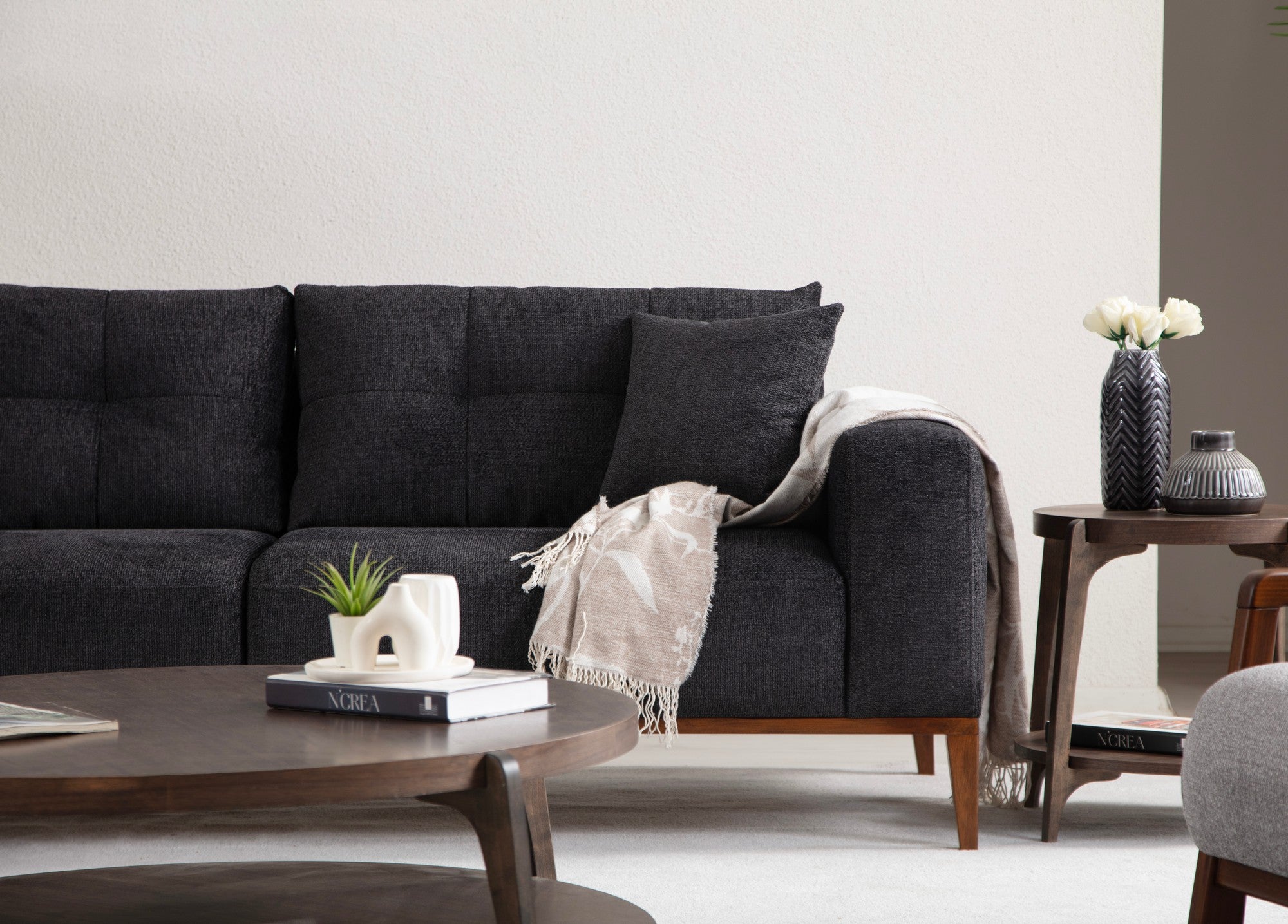 Sofá-cama elegante de 3 lugares, antracite, 225 x 92 x 75 cm | Estrutura em madeira de faia, 100% poliéster, mecanismo giratório para o encosto | Perfeito para espaços modernos