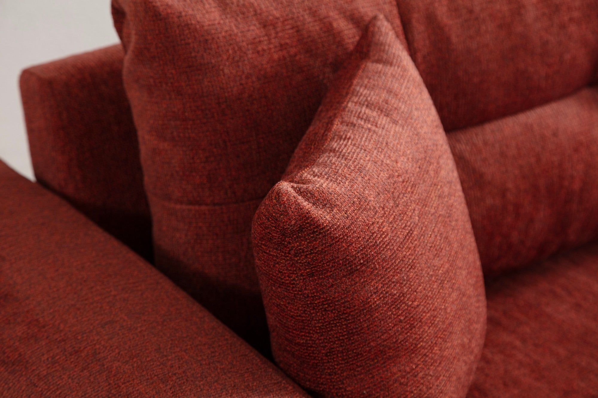 Sofá-cama elegante de 3 lugares, vermelho-azulejo, 225 x 92 x 75 cm | Estrutura em madeira de faia, 100% poliéster, mecanismo giratório | Perfeito para espaços modernos