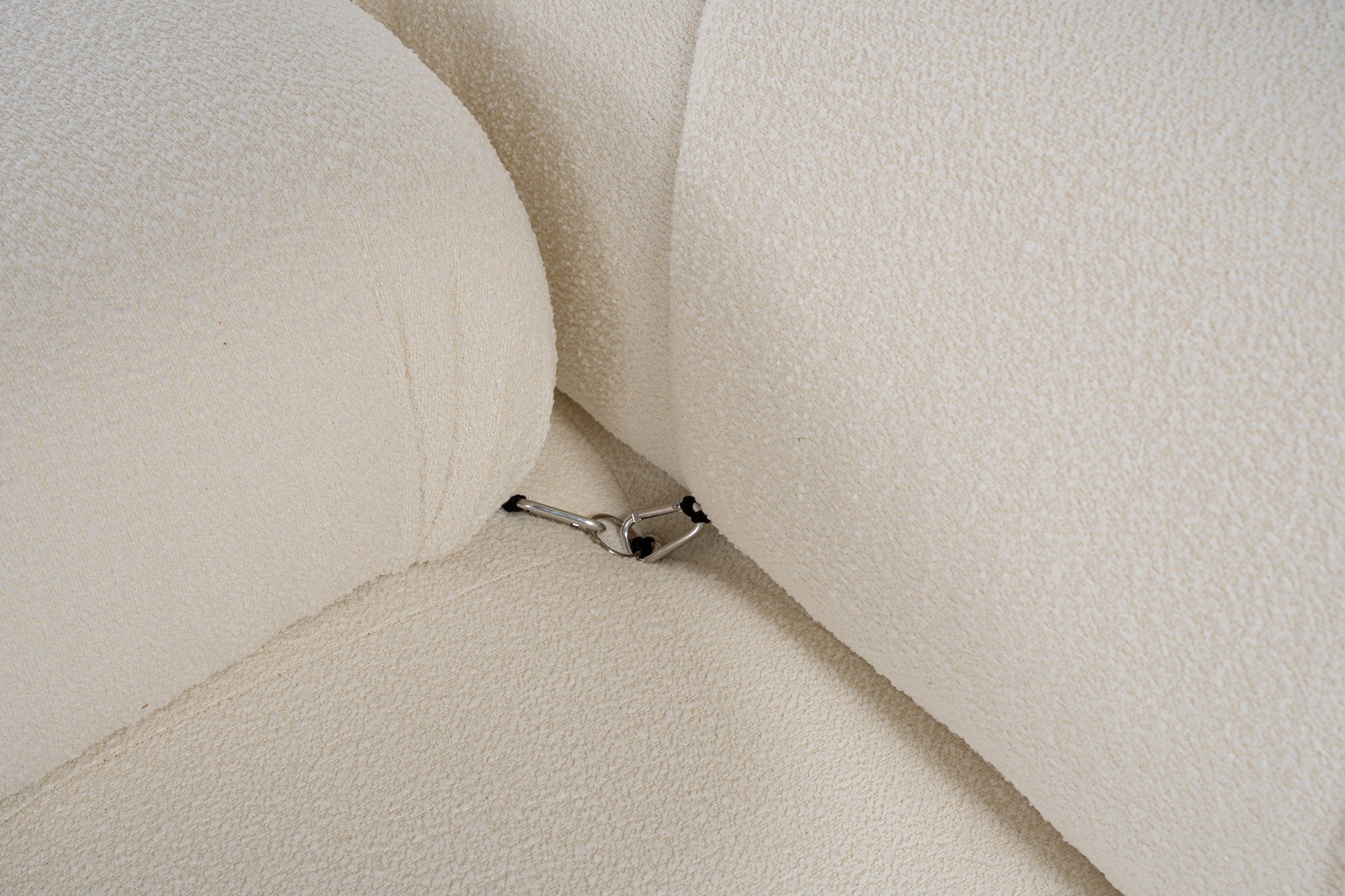 Sofá de canto elegante, branco, 288 x 190 x 95 cm | Estrutura em madeira de faia e aglomerado, 100% poliéster, encosto e braço removíveis | Conforto em espuma macia, design moderno