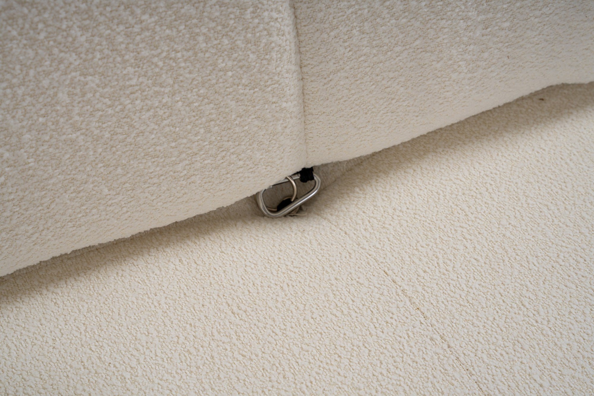 Sofá de canto elegante, branco, 288 x 190 x 95 cm | Estrutura em madeira de faia e aglomerado, 100% poliéster, encosto e braço removíveis | Conforto em espuma macia, design moderno