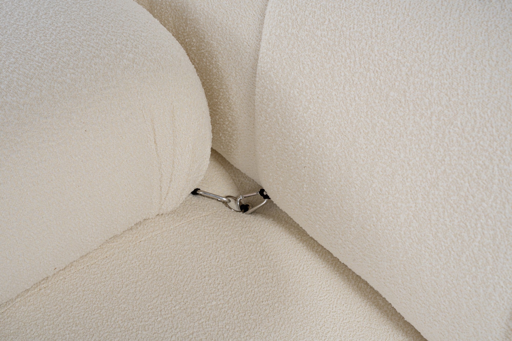 Sofá elegante de 2 lugares, cor creme, 190 x 95 x 75 cm | Estrutura em madeira de faia e aglomerado, 100% poliéster, encosto e braço removíveis | Design modular personalizável