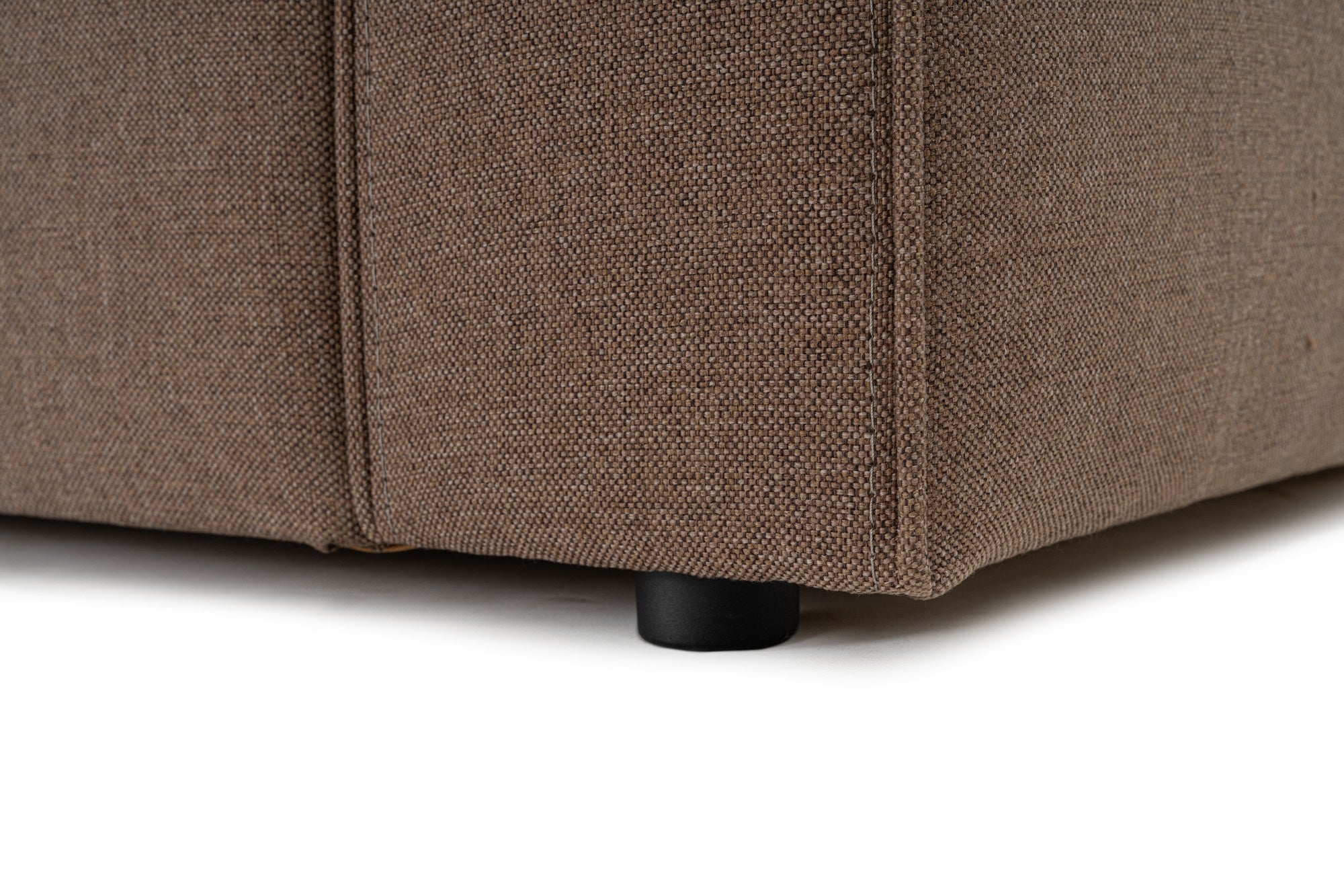 Sofá elegante de 1 lugar, marrom, 90 x 69 x 90 cm | Tecido de textura macia, estrutura de faia e abeto, almofada de espuma 30 DNS | Perfeito para salas de estar aconchegantes e recantos de leitura