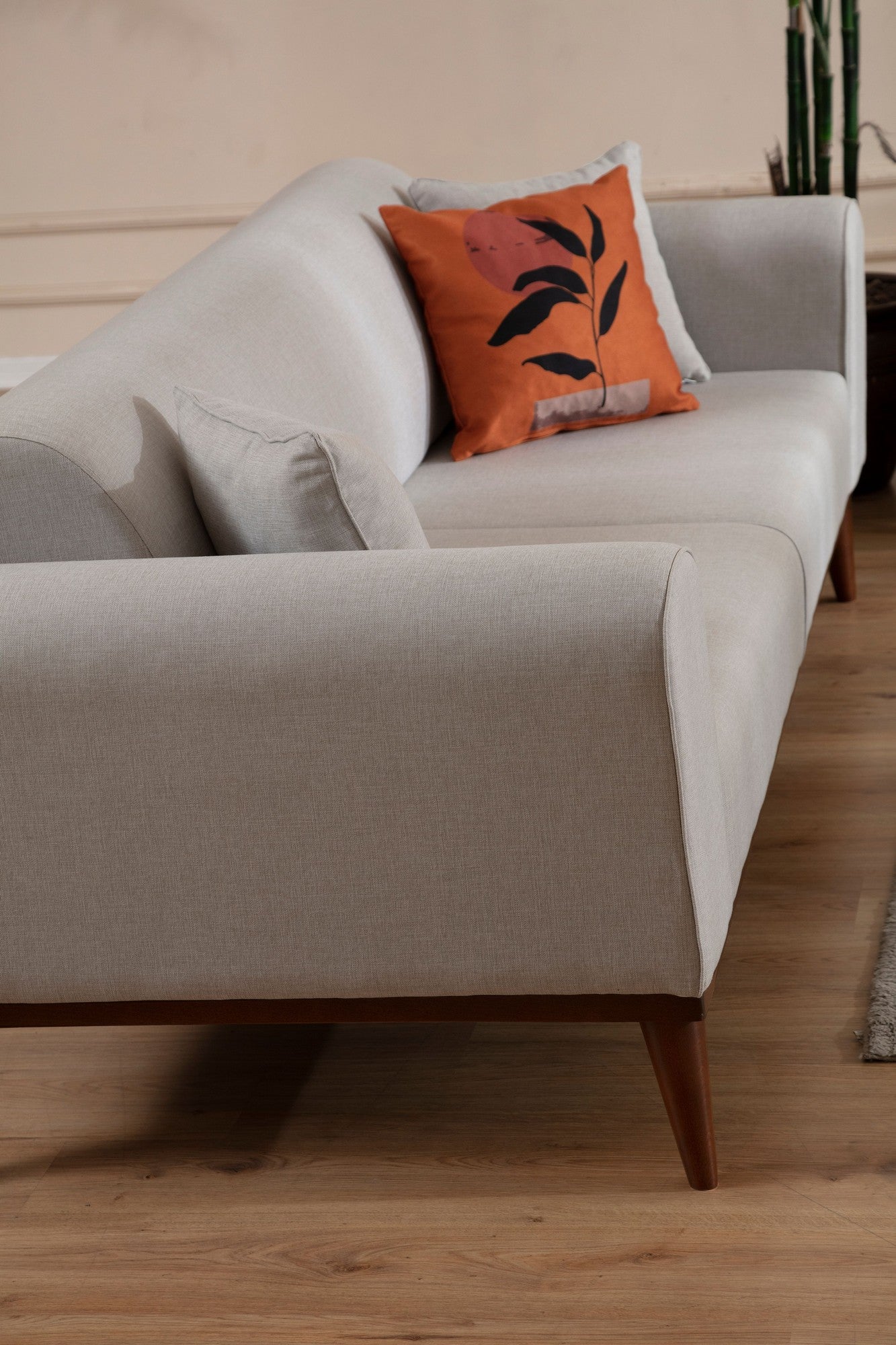 Sofá-cama elegante de 3 lugares, creme, 222 x 90 x 80 cm | Estrutura em madeira de faia, 100% poliéster, mecanismo giratório | Elegante e funcional para uma vida moderna