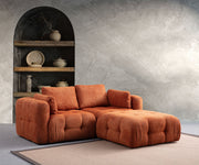 Sofá de canto laranja elegante, 180 x 120 x 65 cm | Estrutura em madeira de faia e aglomerado, tecido 100% poliéster | Inclui almofadas, perfeito para espaços modernos