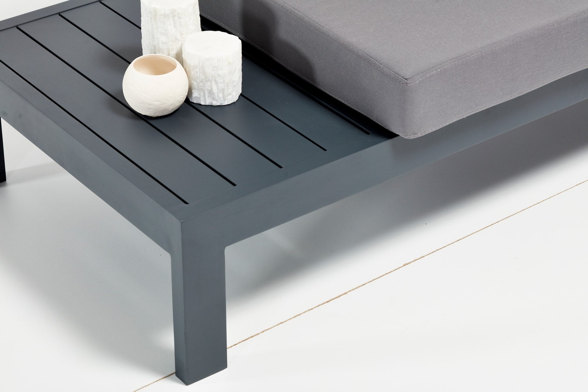 Conjunto de Lounge de Jardim – Sofá de Canto e Mesinha de Café – Multicolorido – Alumínio e Poliéster