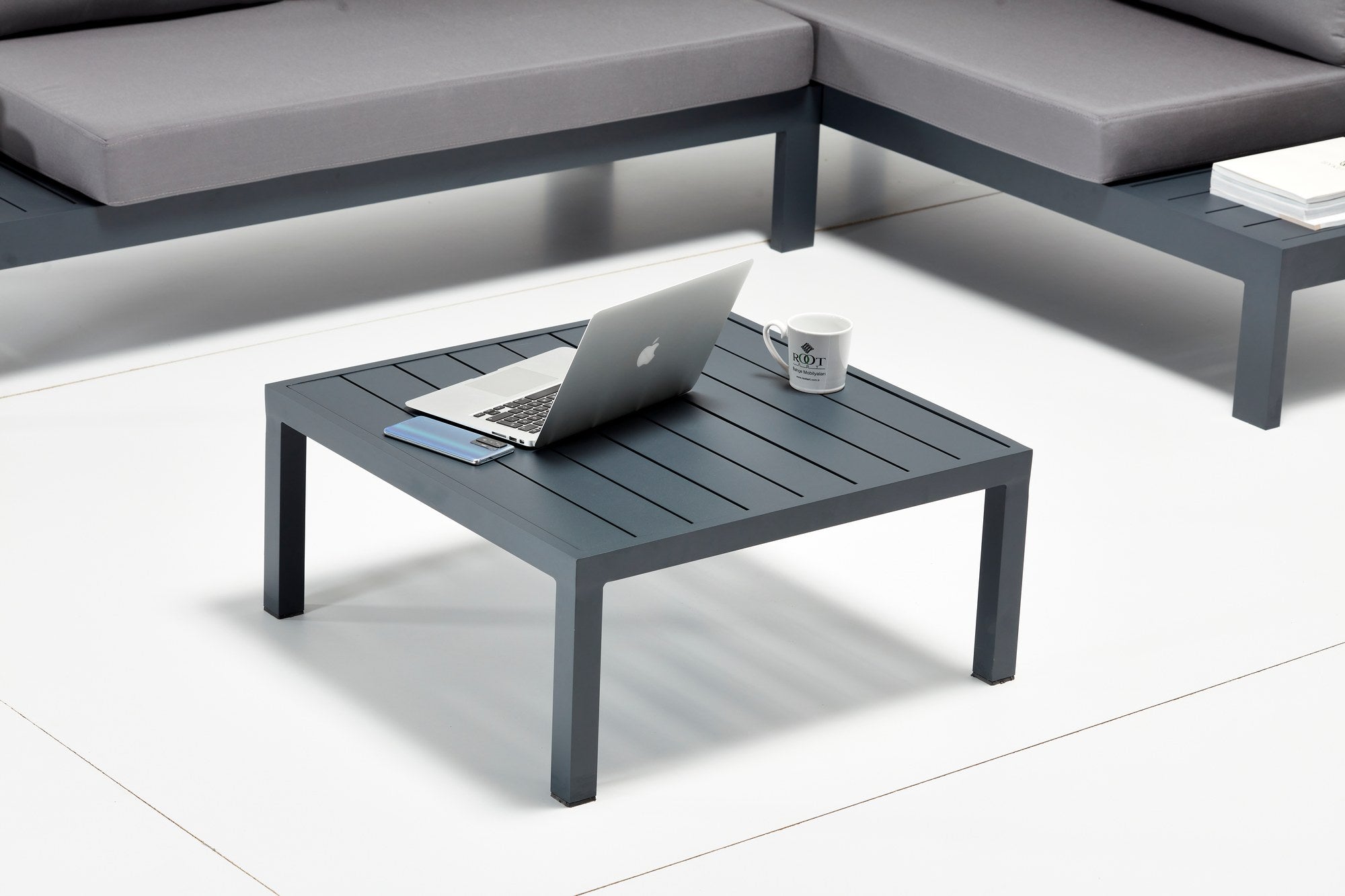 Conjunto de Lounge de Jardim – Sofá de Canto e Mesinha de Café – Multicolorido – Alumínio e Poliéster